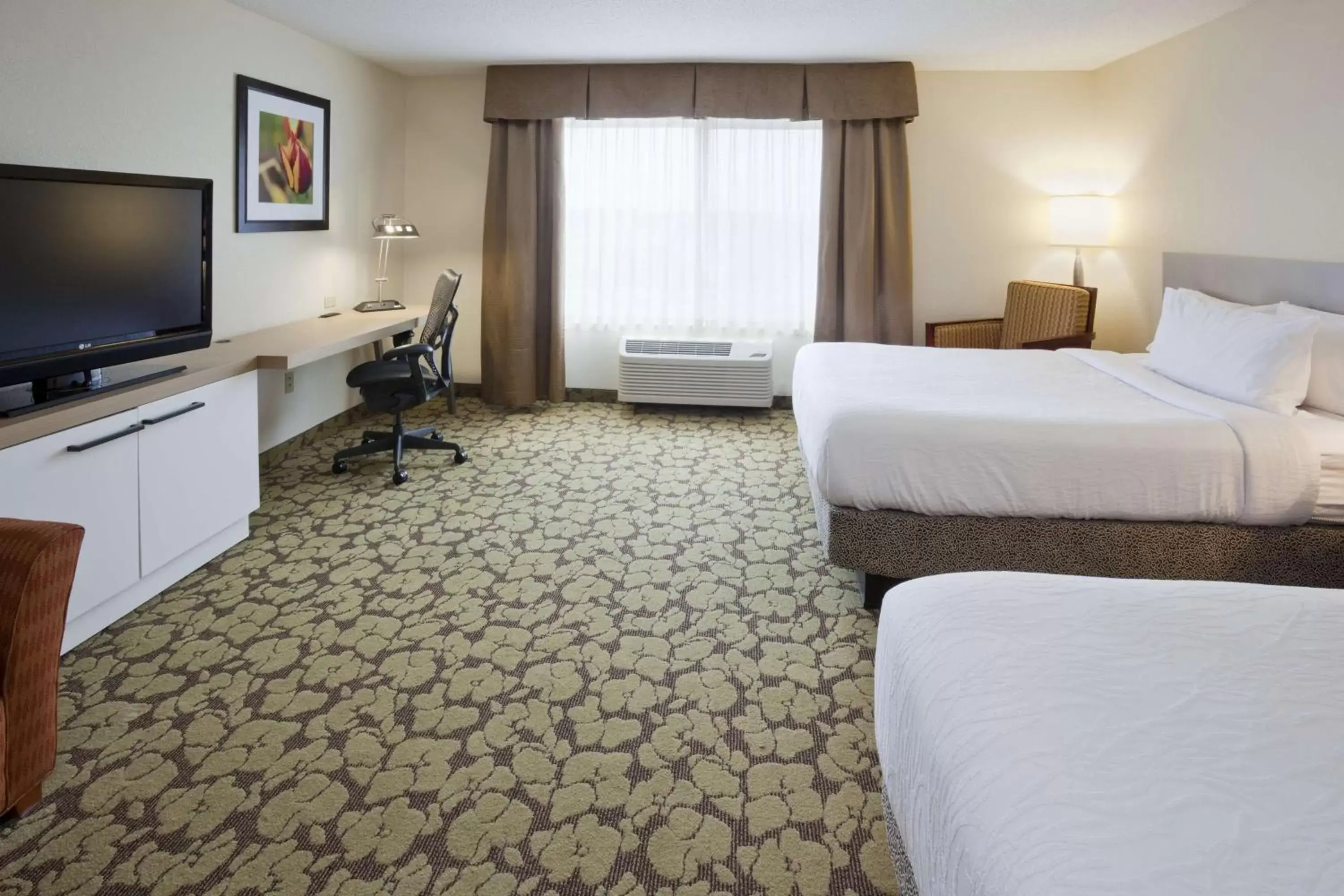 Queen Room with Two Queen Beds and Bath Tub - Mobility Access in Hilton Garden Inn Minneapolis Eagan Queen Room with Two Queen Beds and Bath Tub - Mobility Access in Hilton Garden Inn Minneapolis Eagan