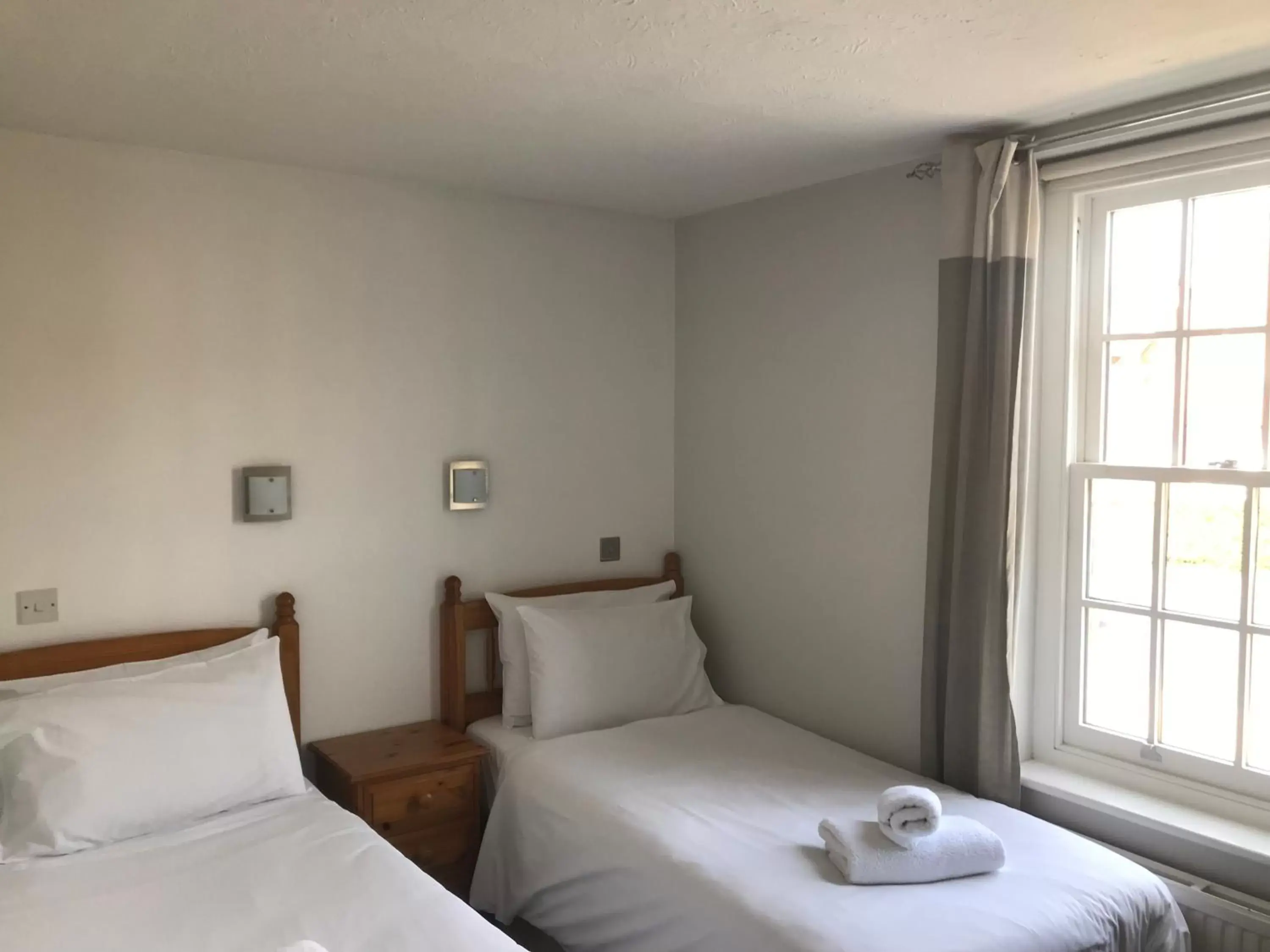 Twin Room with Private Bathroom in The Wheatsheaf Inn Twin Room with Private Bathroom in The Wheatsheaf Inn