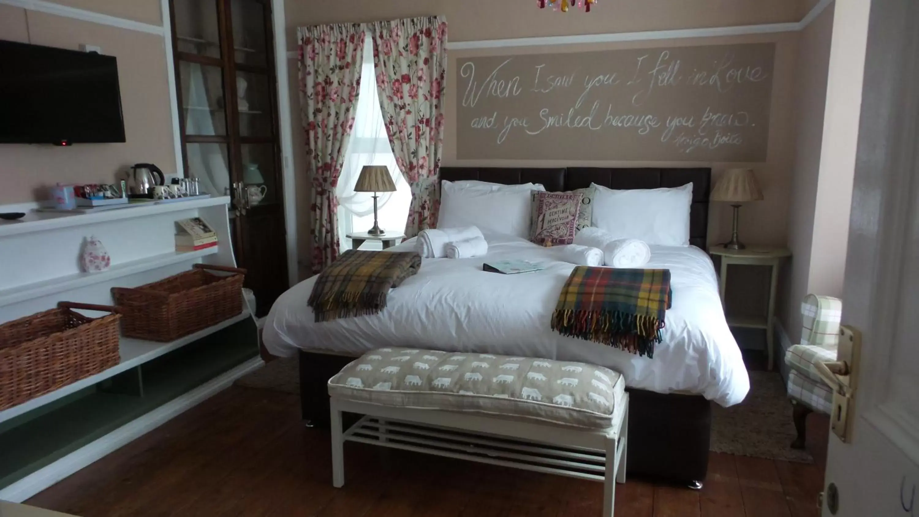 The Salthouse King Room - Ground Floor in Hooray Henrys The Salthouse King Room - Ground Floor in Hooray Henrys