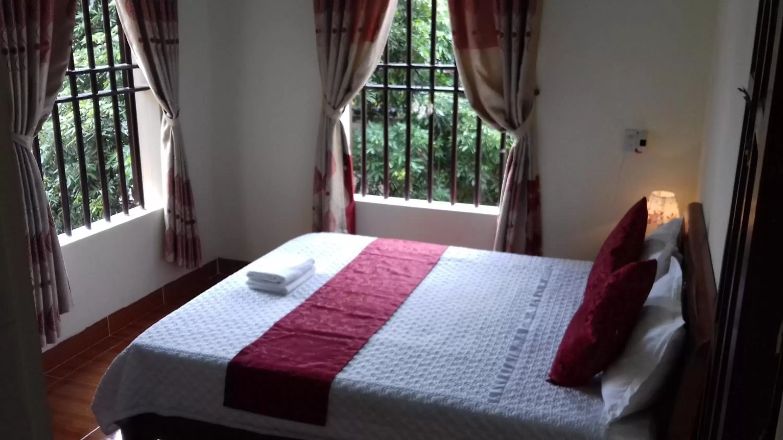 Double Room with Shared Bathroom in Tam Coc Family Hotel Double Room with Shared Bathroom in Tam Coc Family Hotel