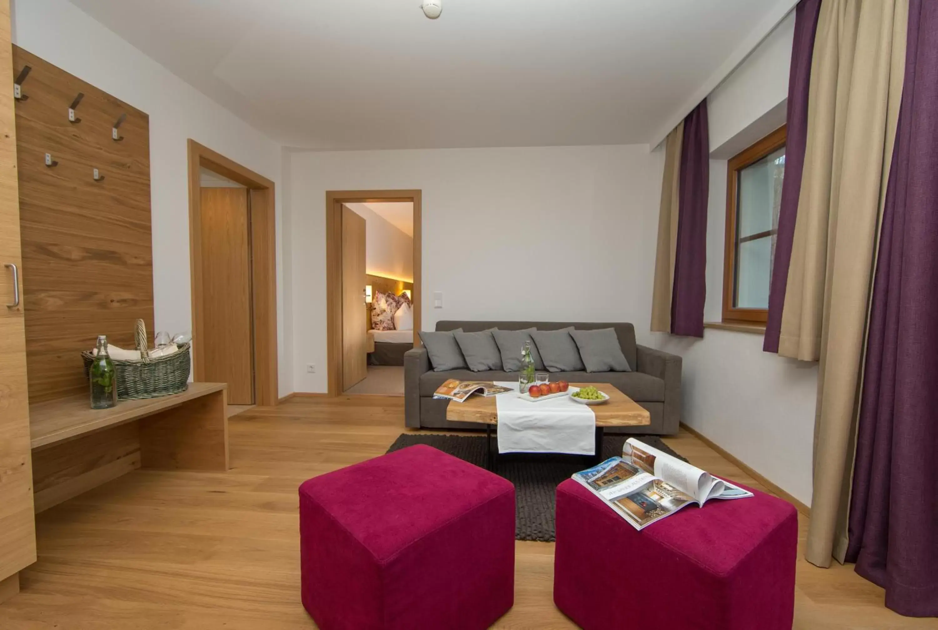 Comfort Two-Bedroom Suite with Balcony in Hotel Stadt Wien Comfort Two-Bedroom Suite with Balcony in Hotel Stadt Wien