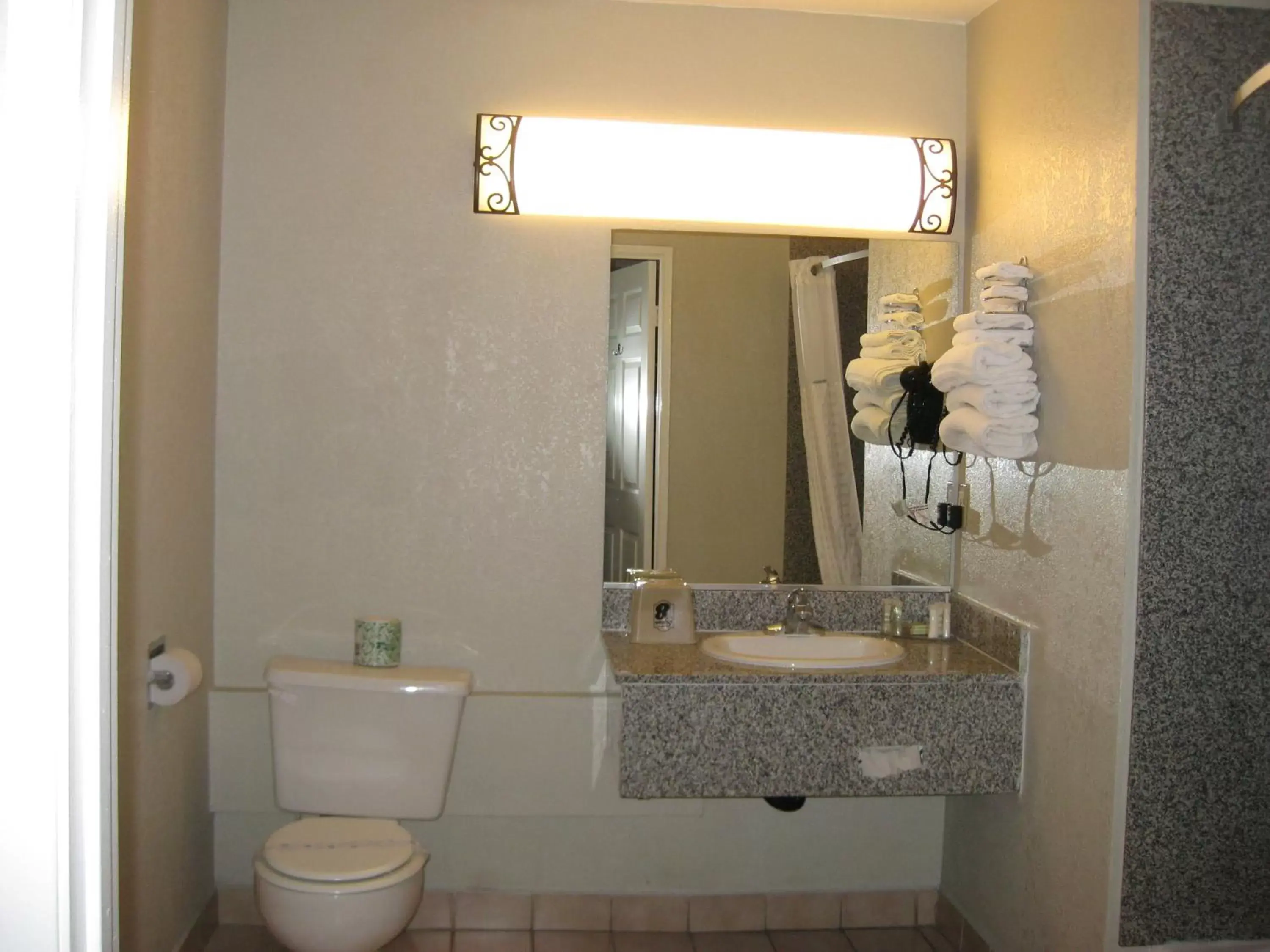 King Studio Suite - Non-Smoking in super 8 inglewood King Studio Suite - Non-Smoking in super 8 inglewood