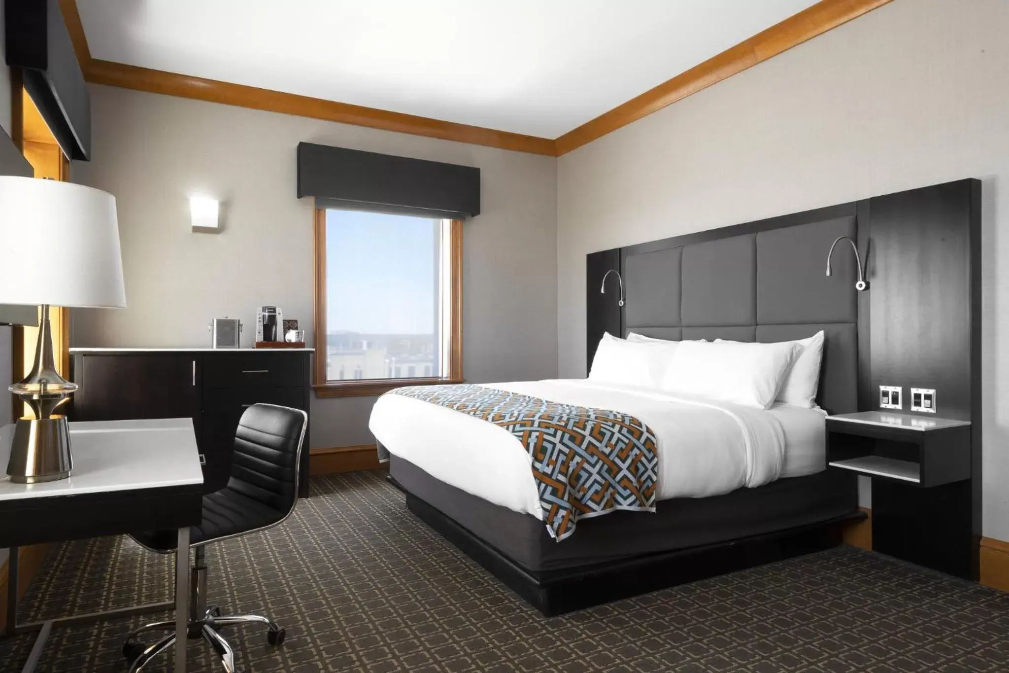 Premium King Room in voco The Tiger Hotel, Columbia, MO by IHG Premium King Room in voco The Tiger Hotel, Columbia, MO by IHG