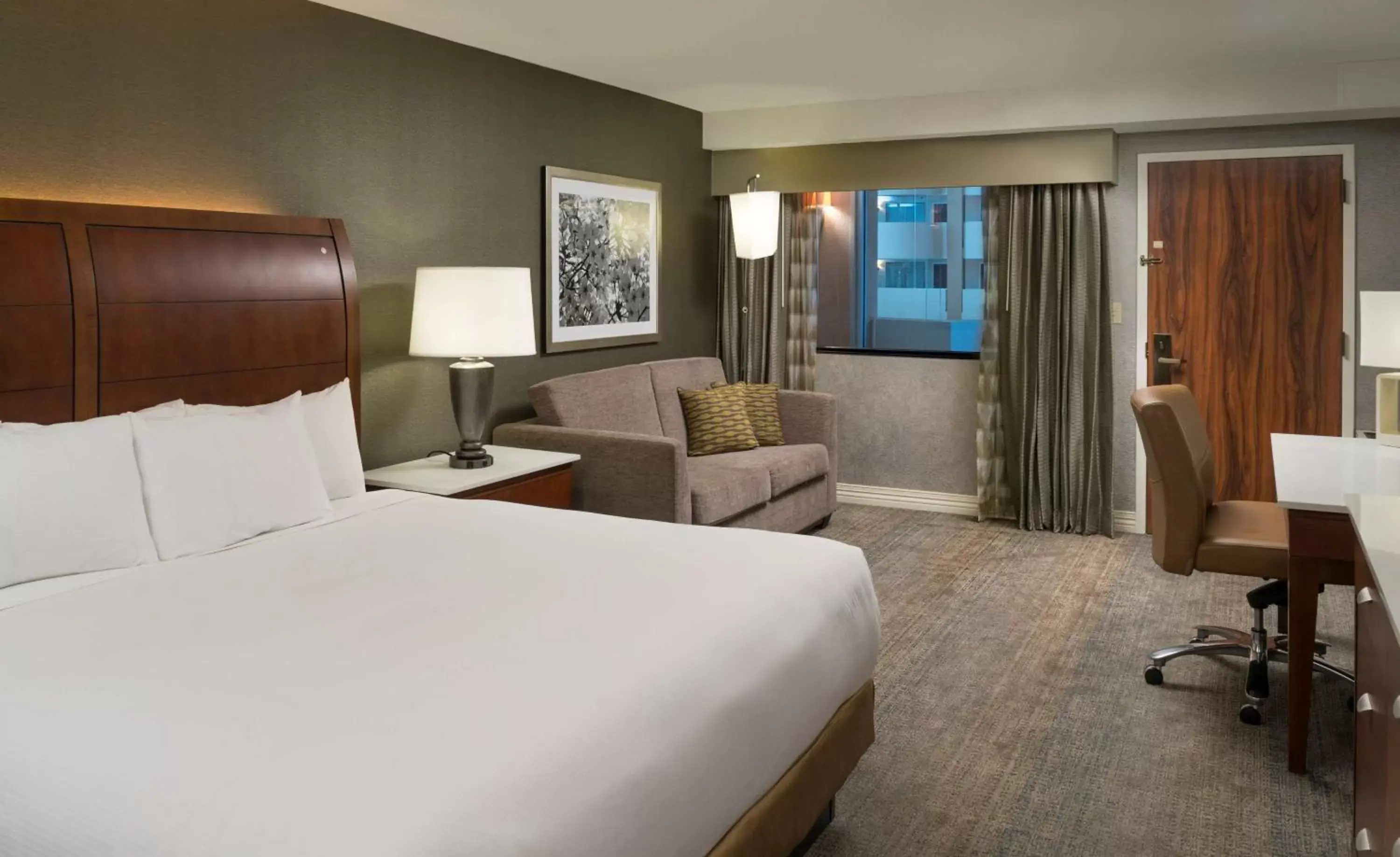 King Room - Hearing Accessible/Non-Smoking in Hilton Washington DC/Rockville Hotel & Executive Meeting Center King Room - Hearing Accessible/Non-Smoking in Hilton Washington DC/Rockville Hotel & Executive Meeting Center