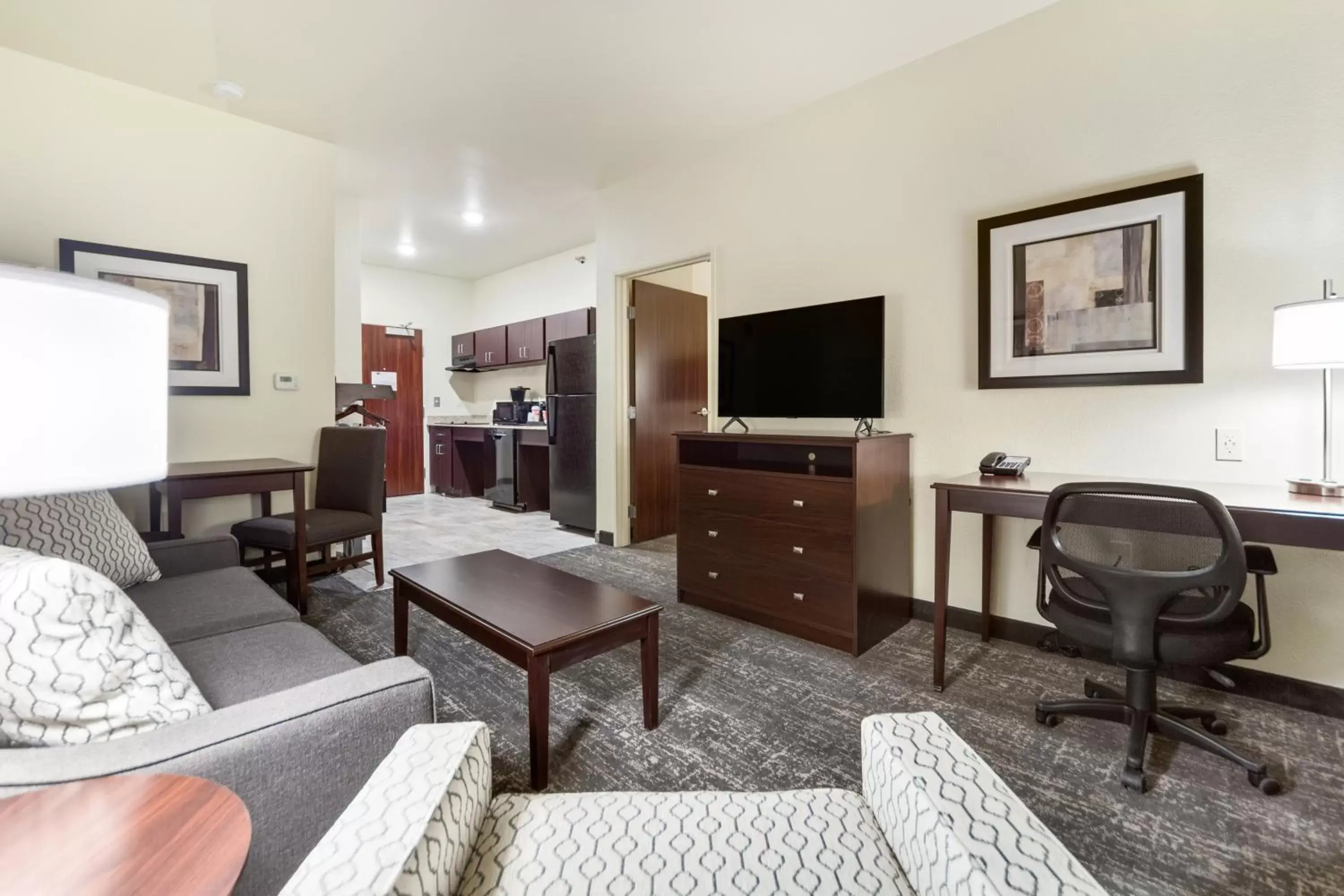 King Suite in Cobblestone Hotel & Suites - Cozad King Suite in Cobblestone Hotel & Suites - Cozad