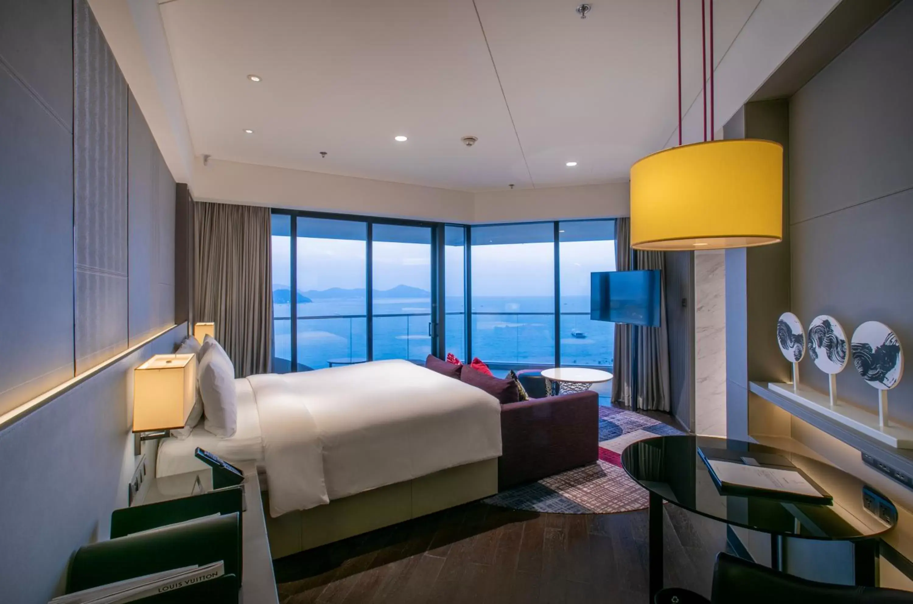 Fabulous 180 Degree Panoramic Ocean View Room,1 King in The Shanhaitian Resort Sanya, Autograph Collection Fabulous 180 Degree Panoramic Ocean View Room,1 King in The Shanhaitian Resort Sanya, Autograph Collection