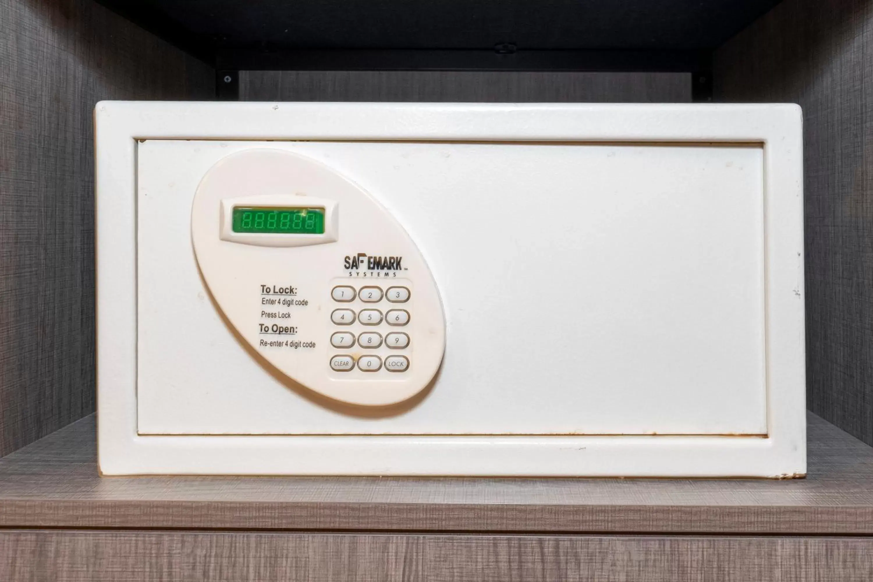 Standard Room with One Double Bed Smoke Free in Red Roof Inn Tinton Falls-Jersey Shore Standard Room with One Double Bed Smoke Free in Red Roof Inn Tinton Falls-Jersey Shore