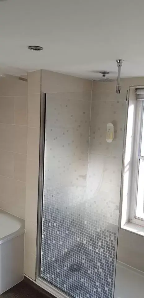 Family Room in The Bath Arms Wetherspoon Family Room in The Bath Arms Wetherspoon