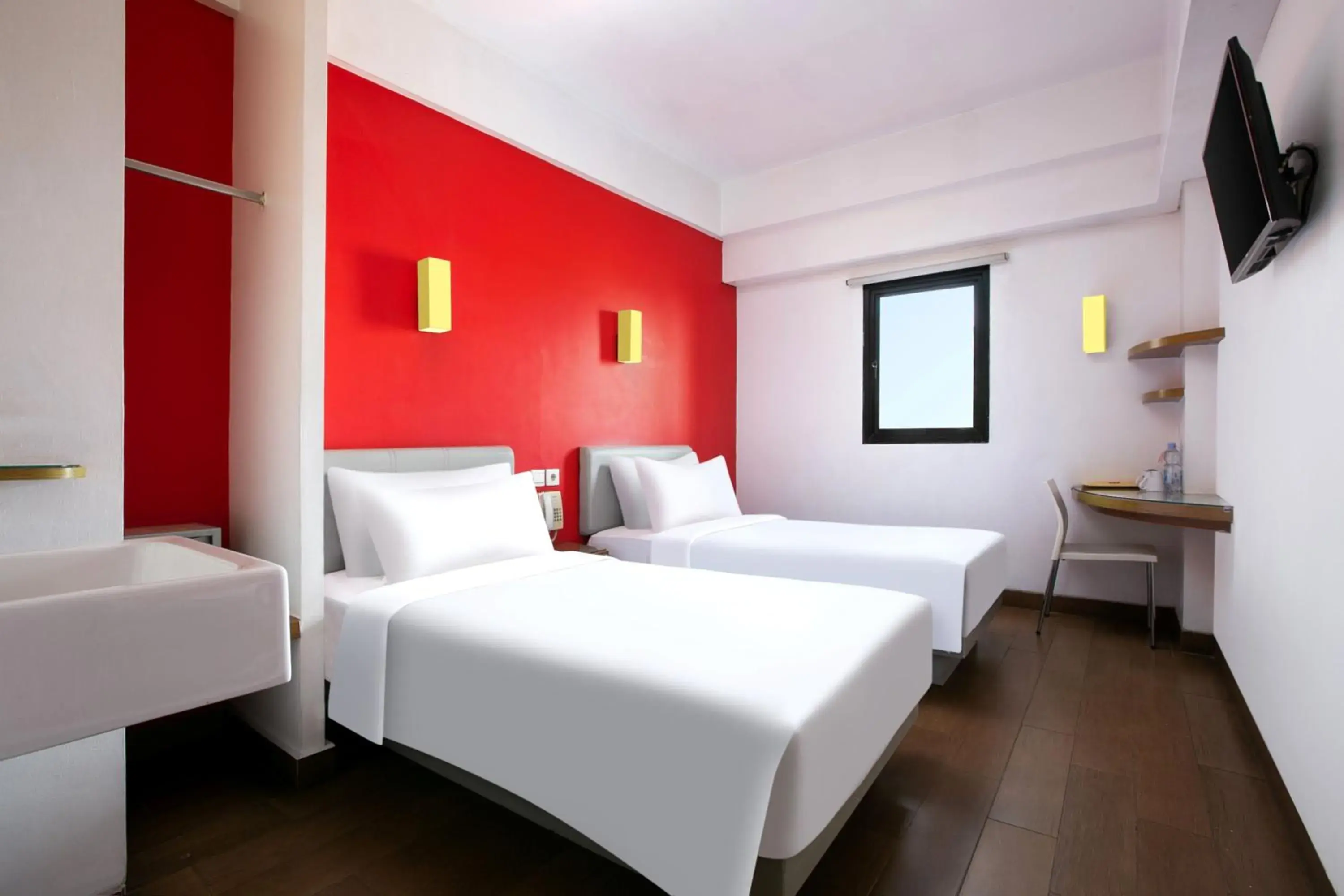 Smart Twin Room in Amaris Hotel Bandara Soekarno Hatta Smart Twin Room in Amaris Hotel Bandara Soekarno Hatta