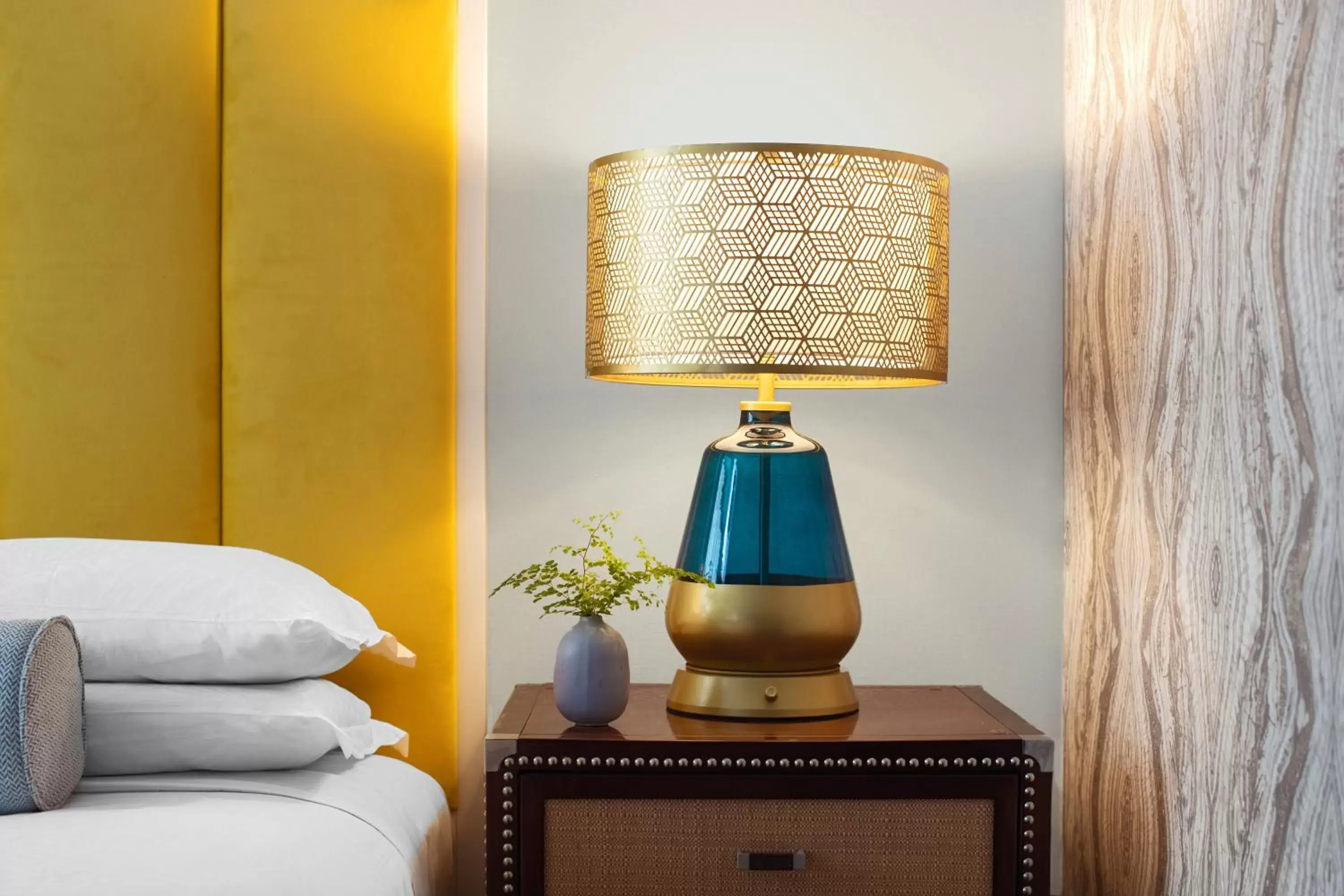 Essential Room in Kimpton Hotel Monaco Chicago, an IHG Hotel Essential Room in Kimpton Hotel Monaco Chicago, an IHG Hotel