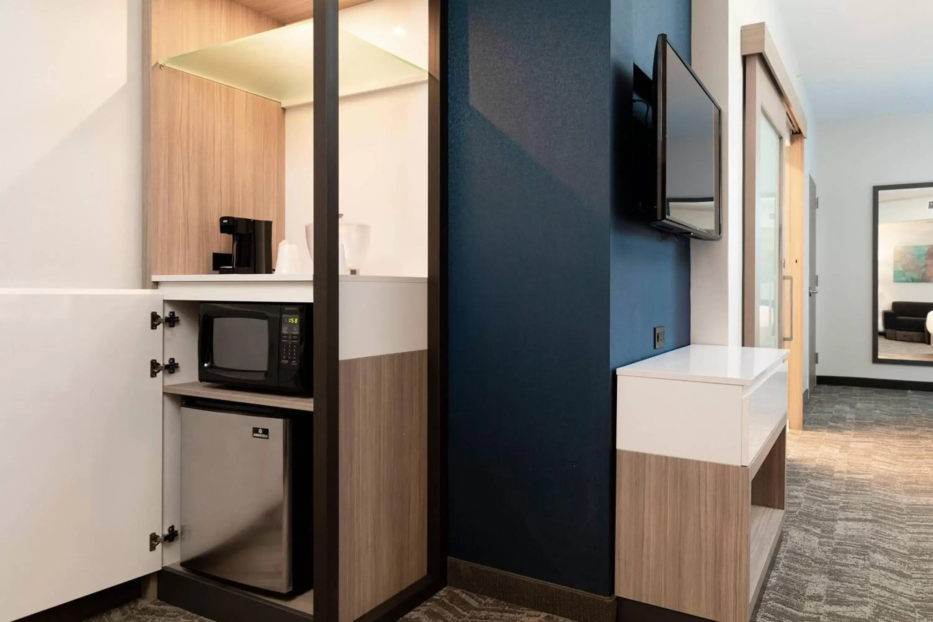 Suite with Two Queen Beds, Sofa Bed, Trundle Bed and Adapted Tub - Mobility Accessible in SpringHill Suites by Marriott Cape Canaveral Cocoa Beach Suite with Two Queen Beds, Sofa Bed, Trundle Bed and Adapted Tub - Mobility Accessible in SpringHill Suites by Marriott Cape Canaveral Cocoa Beach