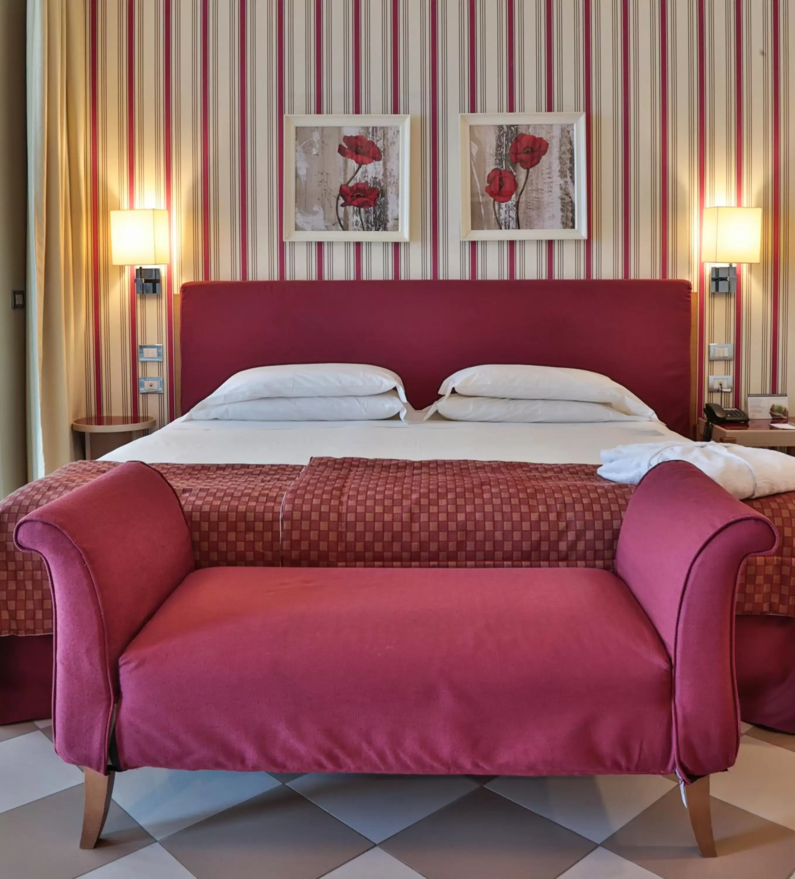 Executive Double Room in UNAHOTELS The ONE Milano Hotel & Residence Executive Double Room in UNAHOTELS The ONE Milano Hotel & Residence