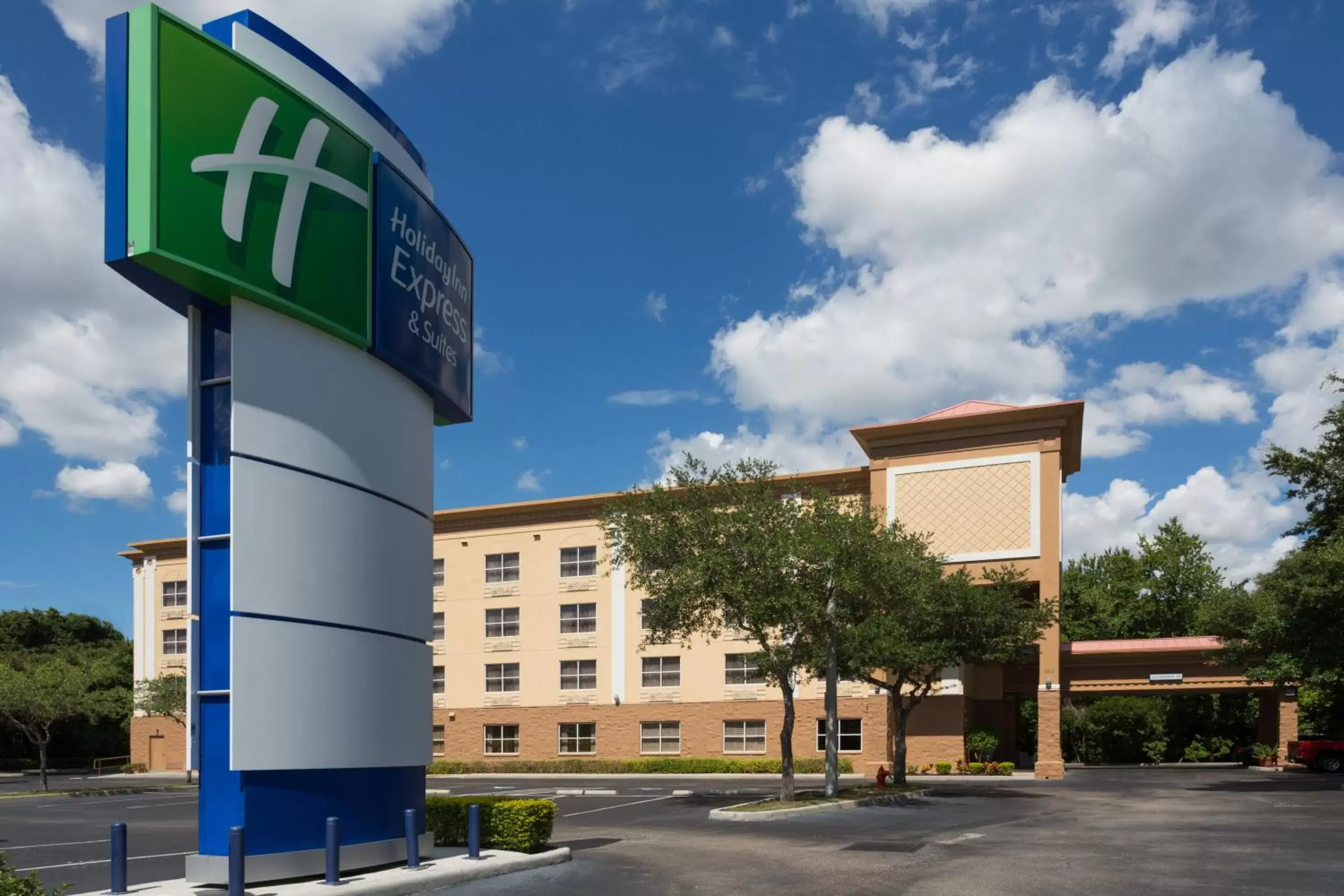 Holiday Inn Express & Suites Plant City by IHG Holiday Inn Express & Suites Plant City by IHG