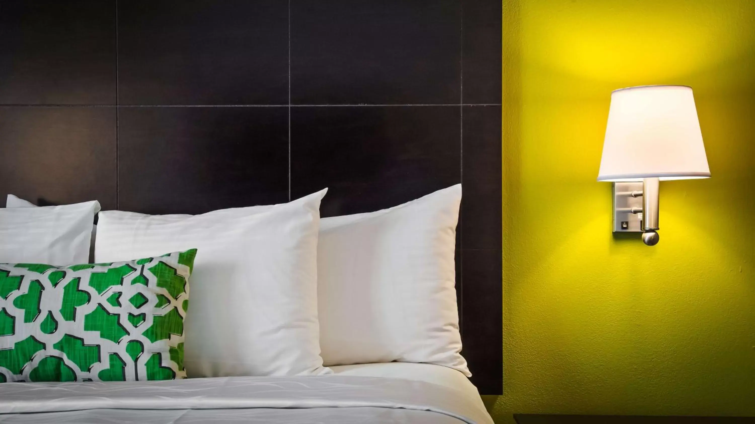 King Suite with Sofa Bed - Non-Smoking in Best Western Magnolia Inn and Suites King Suite with Sofa Bed - Non-Smoking in Best Western Magnolia Inn and Suites