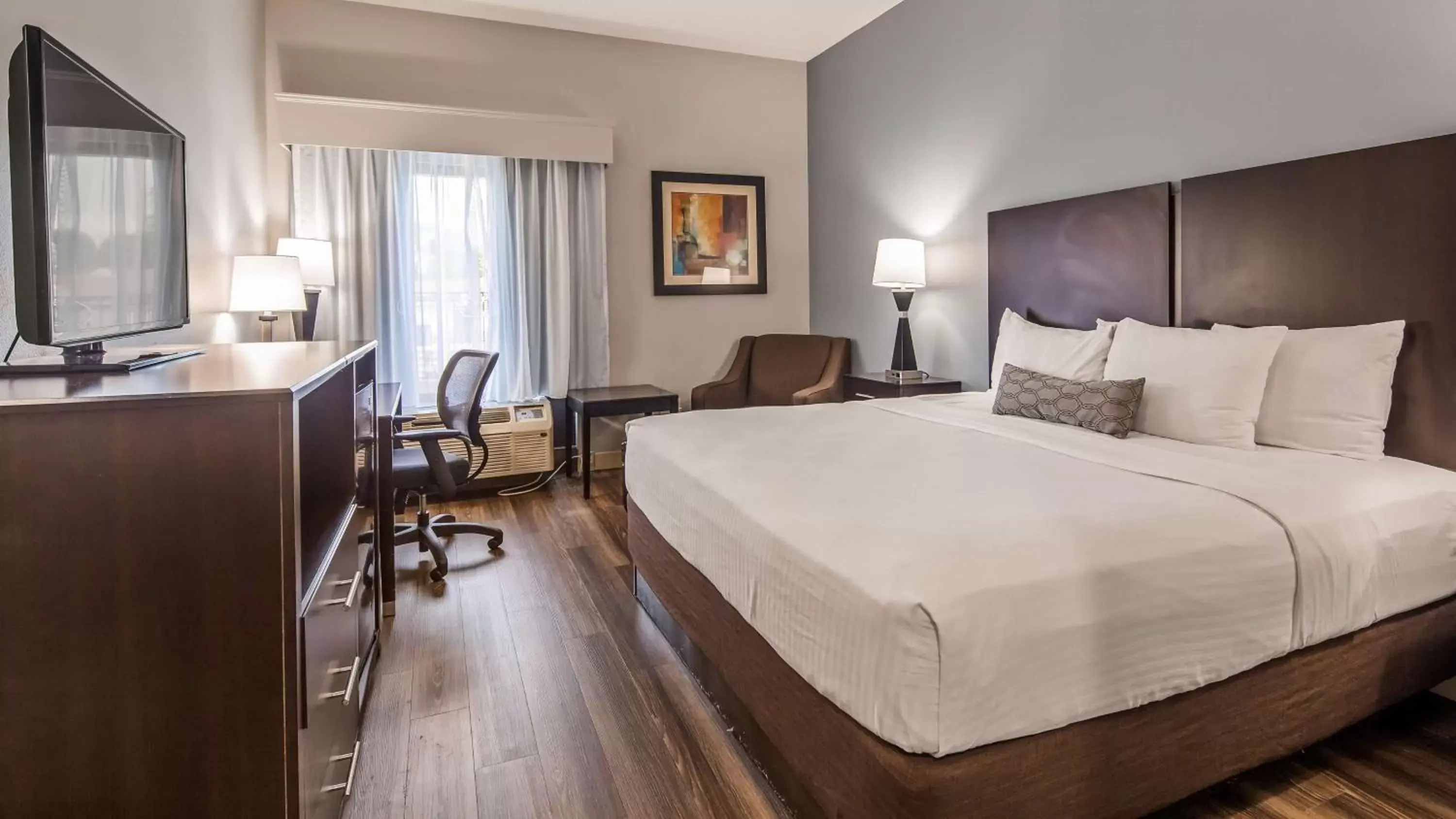 King Room with Roll-in Shower - Non-Smoking/Disability Access in Best Western Inn Florence King Room with Roll-in Shower - Non-Smoking/Disability Access in Best Western Inn Florence