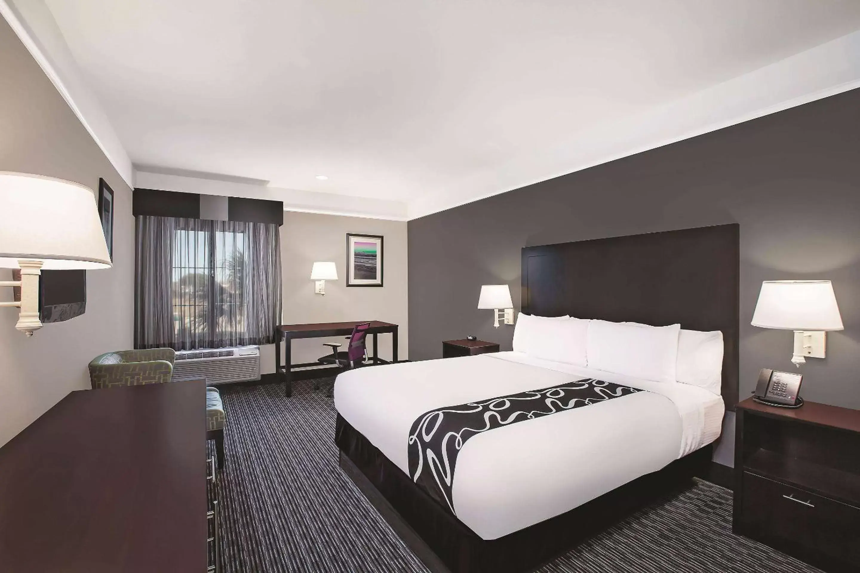 Deluxe King Room in La Quinta by Wyndham Beaumont West Deluxe King Room in La Quinta by Wyndham Beaumont West