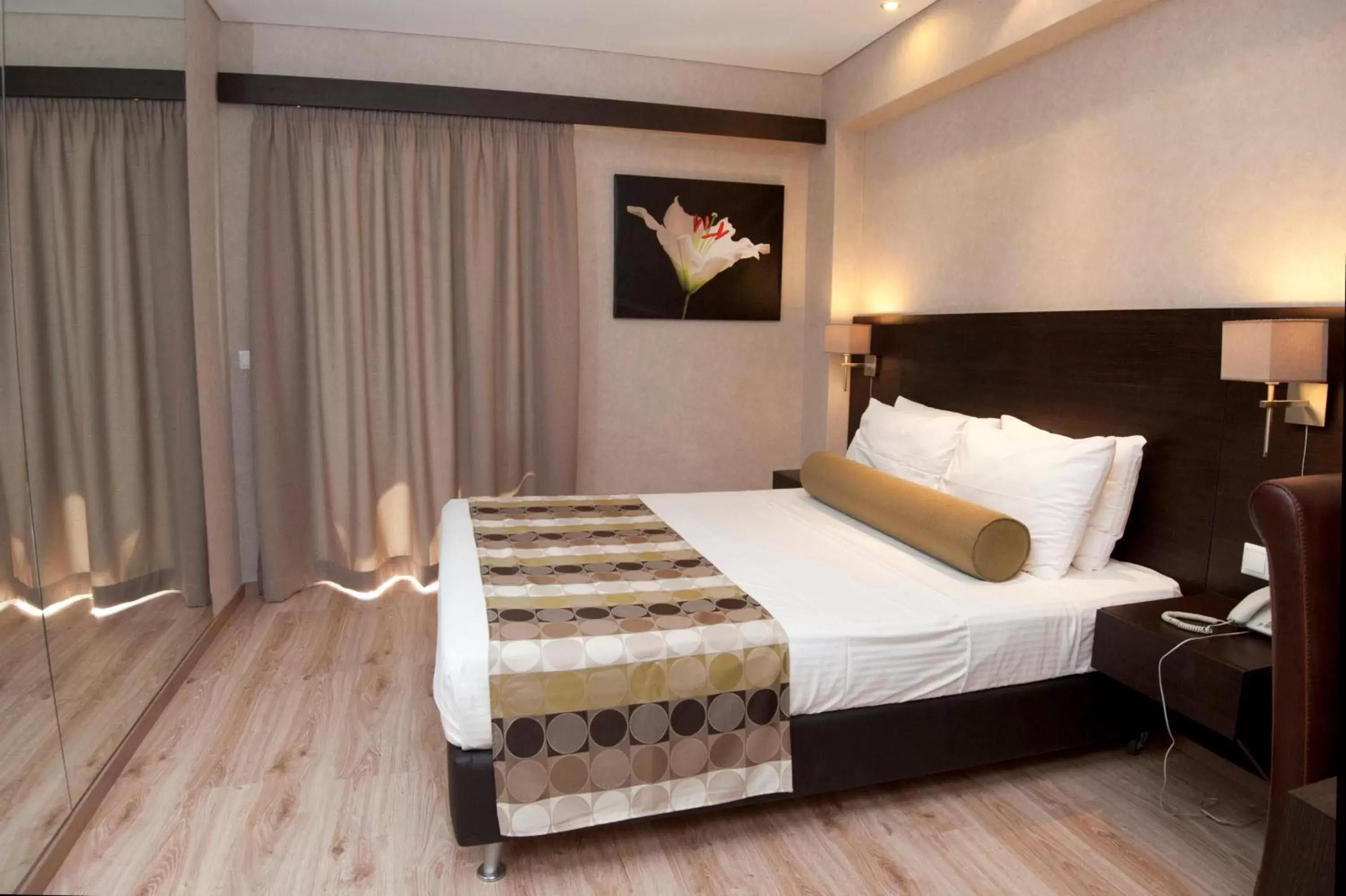 Executive Double with Partial Sea View in Nefeli Hotel Alimos Executive Double with Partial Sea View in Nefeli Hotel Alimos