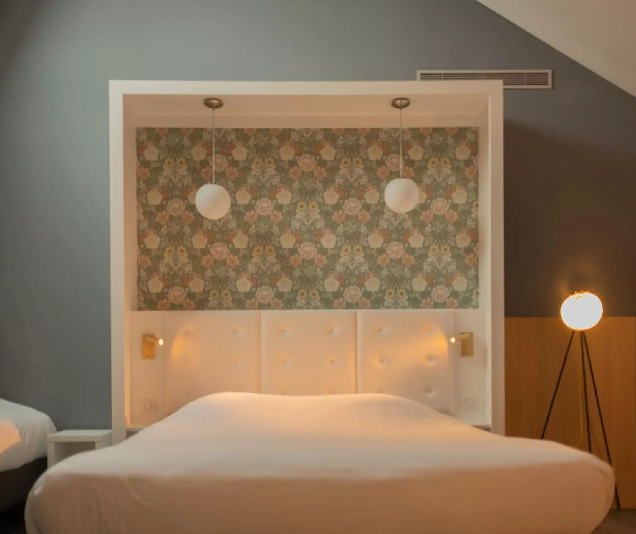 Superior Apartment double or twin bed with Bath in CALM Appart' & Hostel Superior Apartment double or twin bed with Bath in CALM Appart' & Hostel