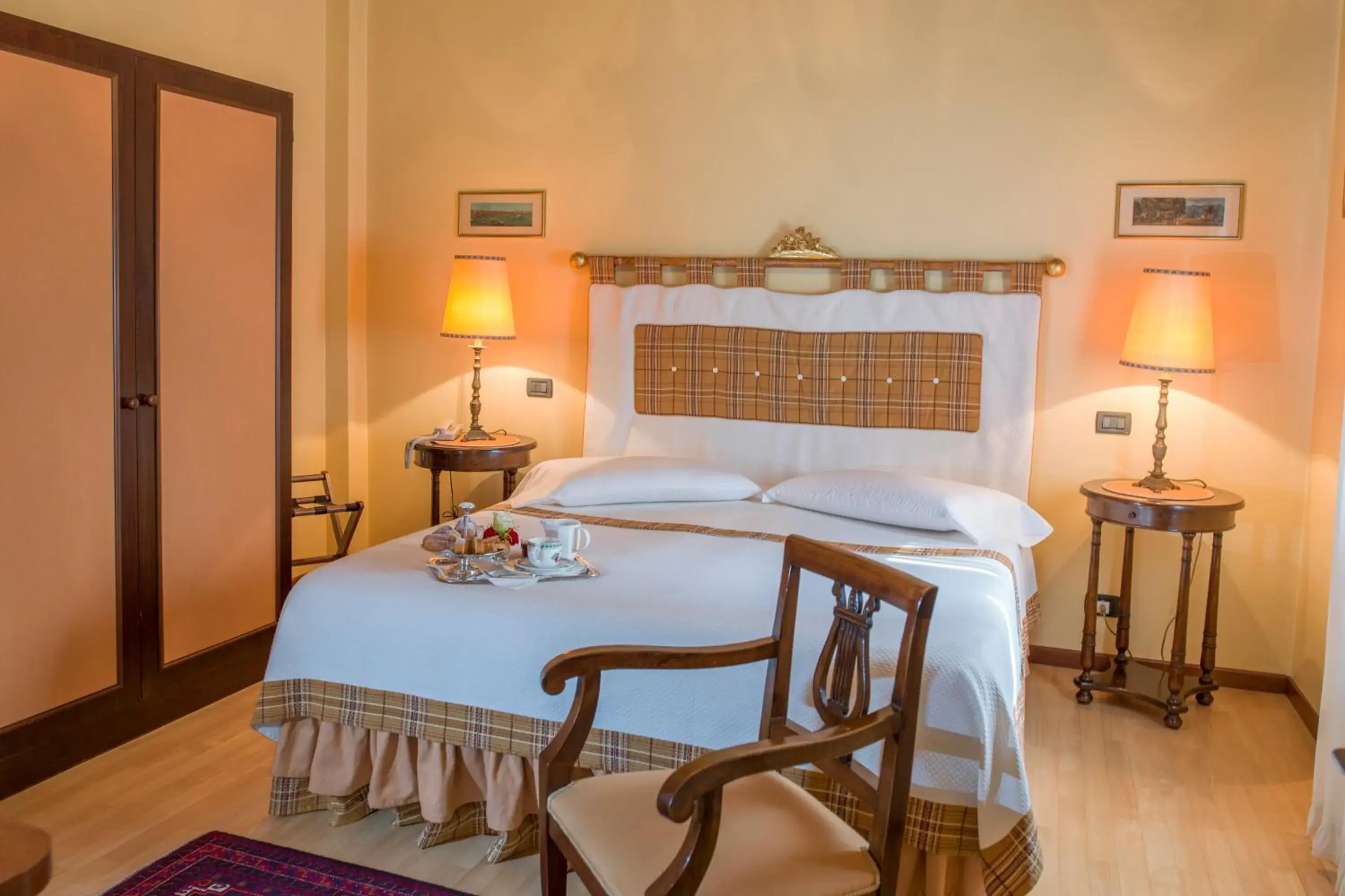 Superior Double Room in Hotel La Rescossa Superior Double Room in Hotel La Rescossa