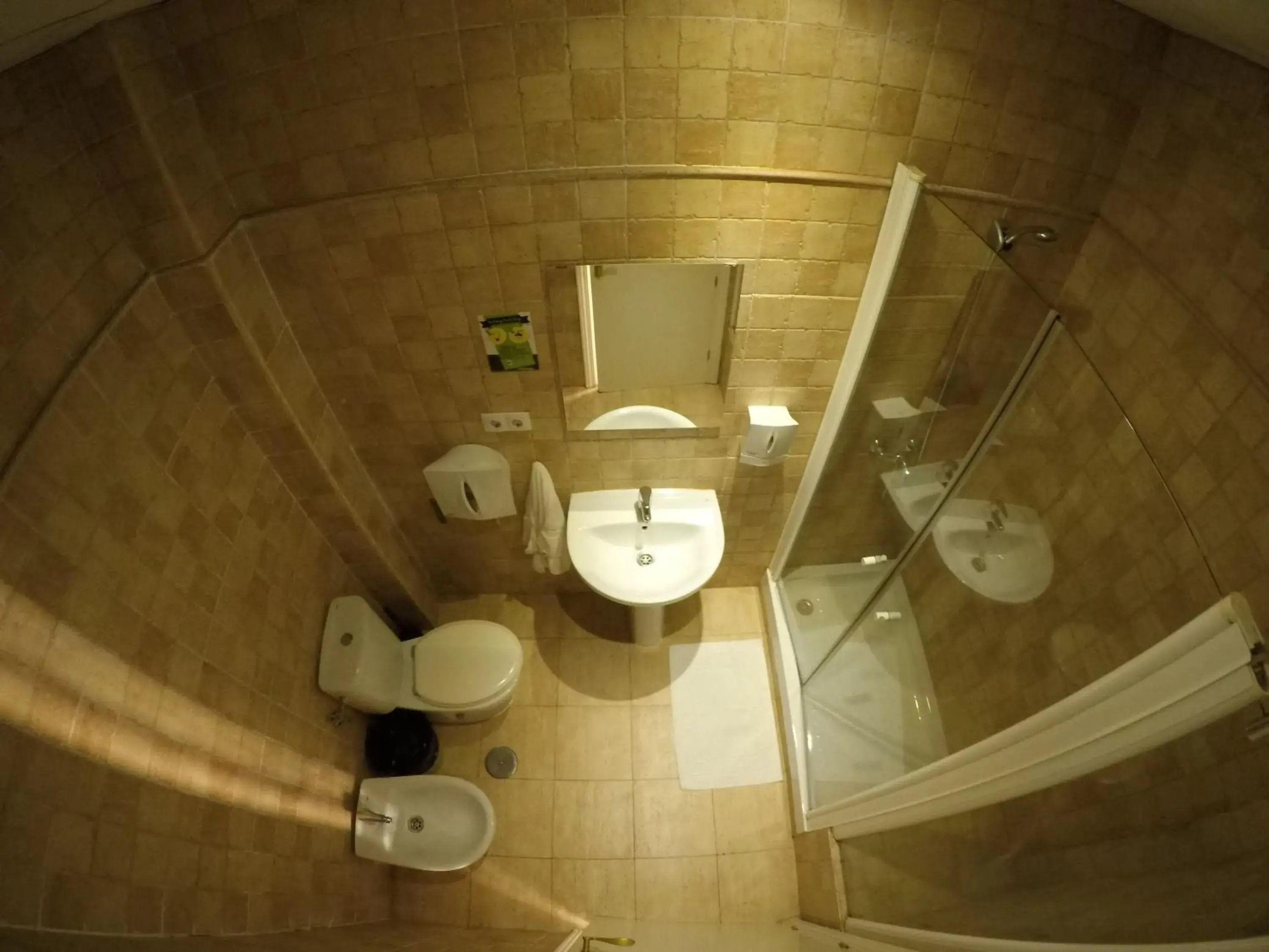 Bed in 12-Bed Mixed Dormitory Room in Oasis Backpackers' Hostel Palace Sevilla Bed in 12-Bed Mixed Dormitory Room in Oasis Backpackers' Hostel Palace Sevilla