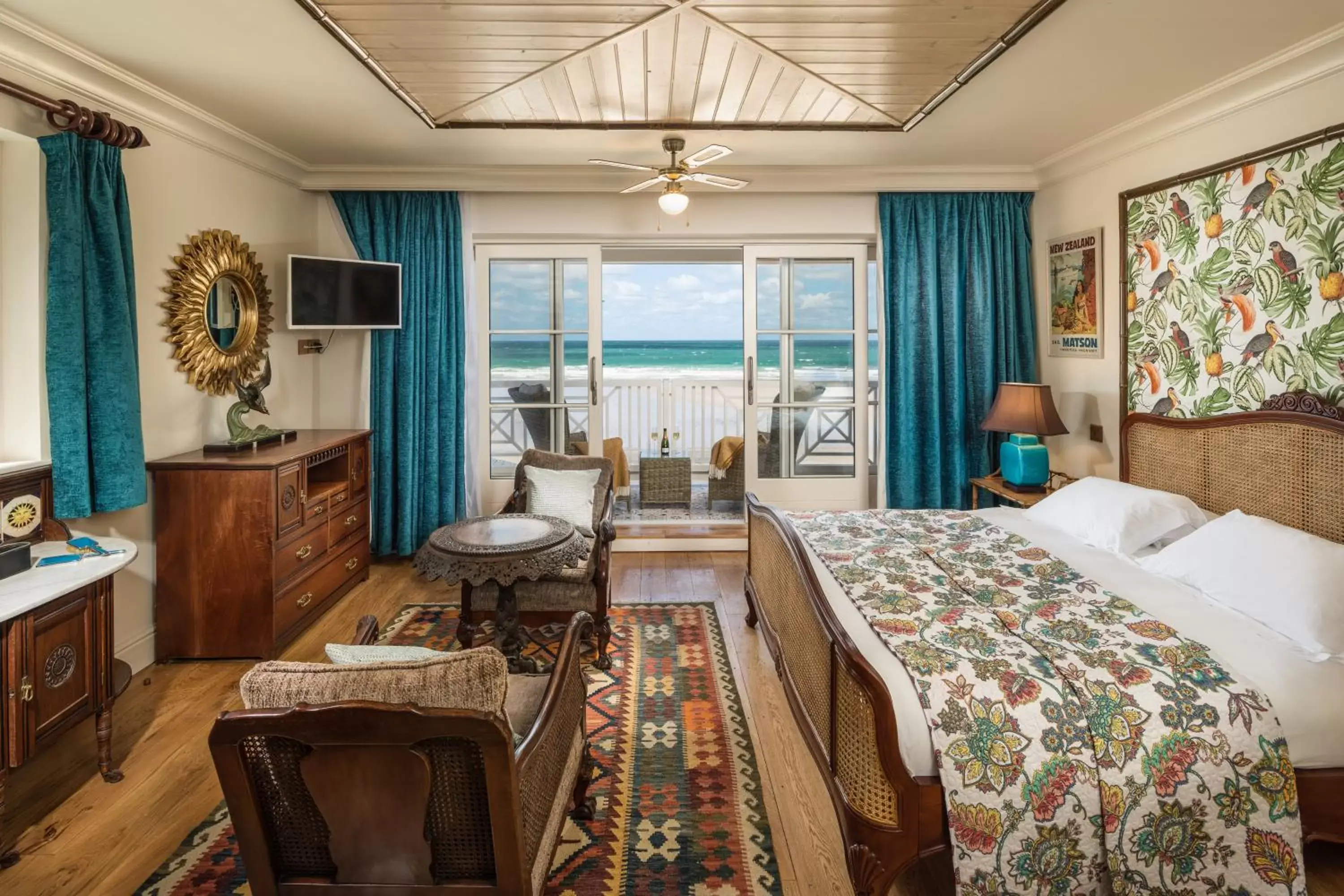 King Room with Balcony in Tolcarne Beach Colonial Restaurant and Rooms King Room with Balcony in Tolcarne Beach Colonial Restaurant and Rooms