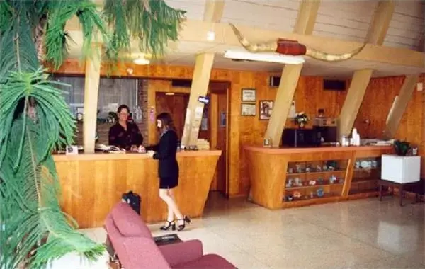 Lobby or reception in Cottonwood Inn Lobby or reception in Cottonwood Inn