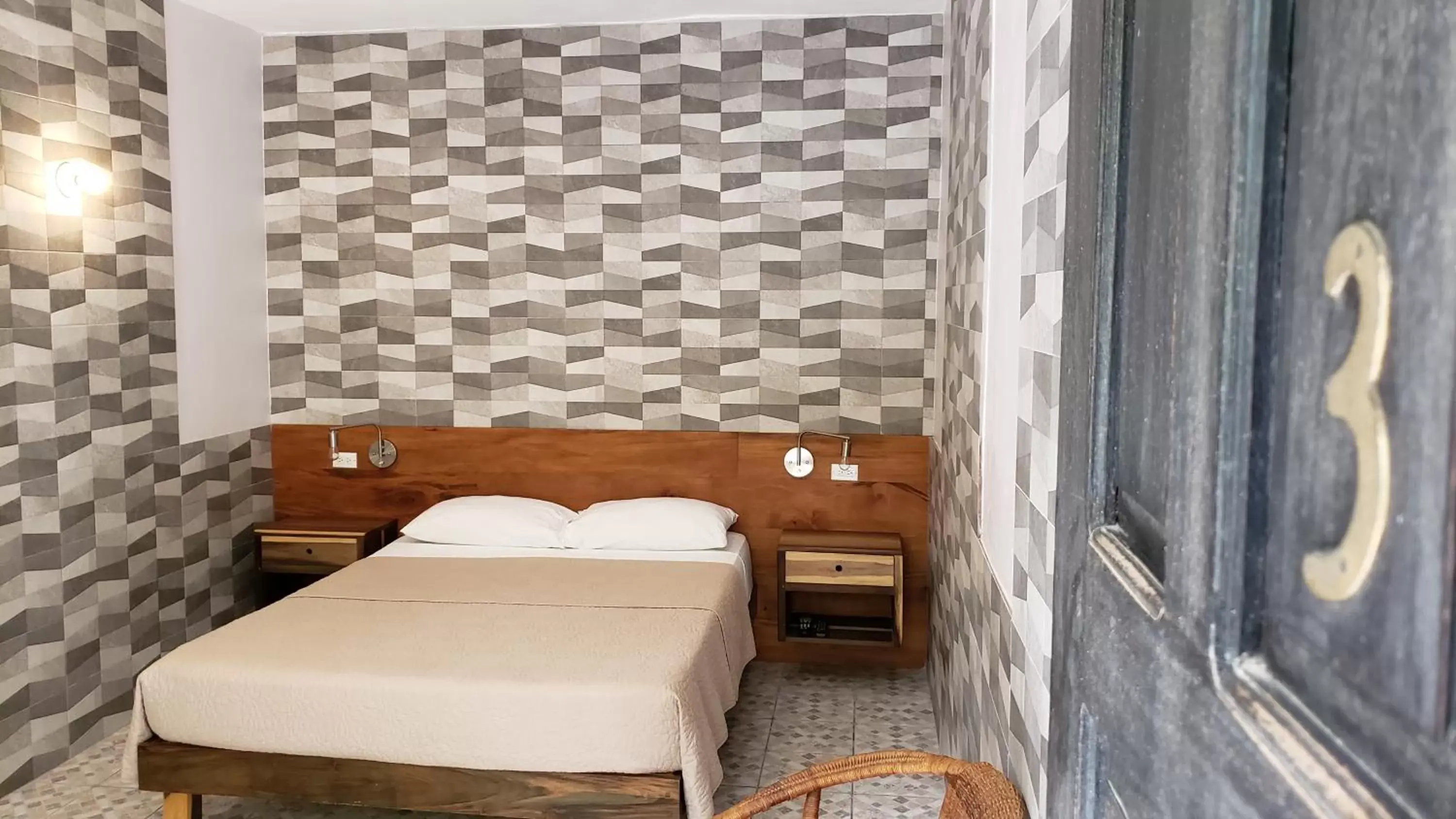 Deluxe Queen Room in Sunrise Club Hotel Deluxe Queen Room in Sunrise Club Hotel