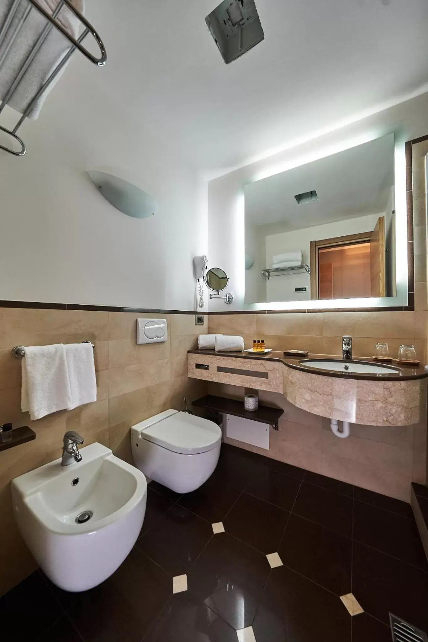 Superior Double or Twin Room - single occupancy in Hotel Astoria Superior Double or Twin Room - single occupancy in Hotel Astoria