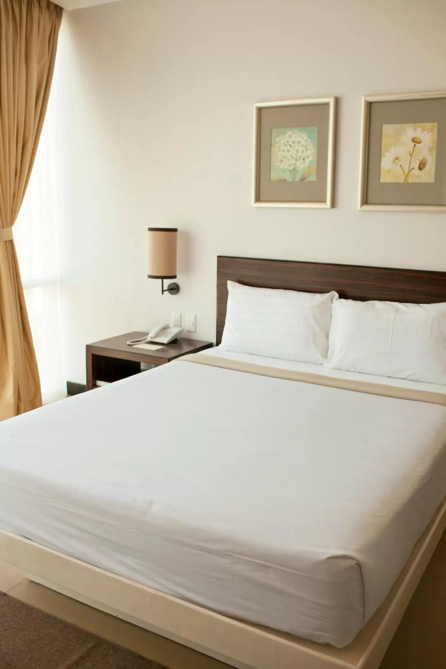 Deluxe Queen Room in D'Hotel & Suites Deluxe Queen Room in D'Hotel & Suites