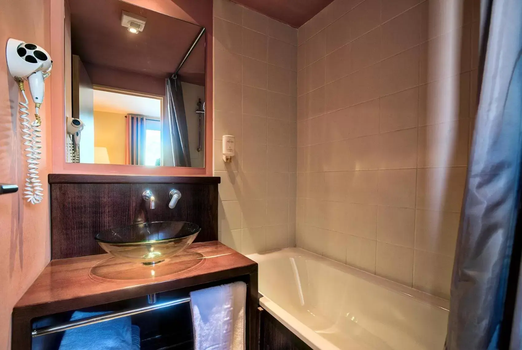 Superior Studio in Zenitude Hôtel-Résidences Les Jardins de Lourdes Superior Studio in Zenitude Hôtel-Résidences Les Jardins de Lourdes