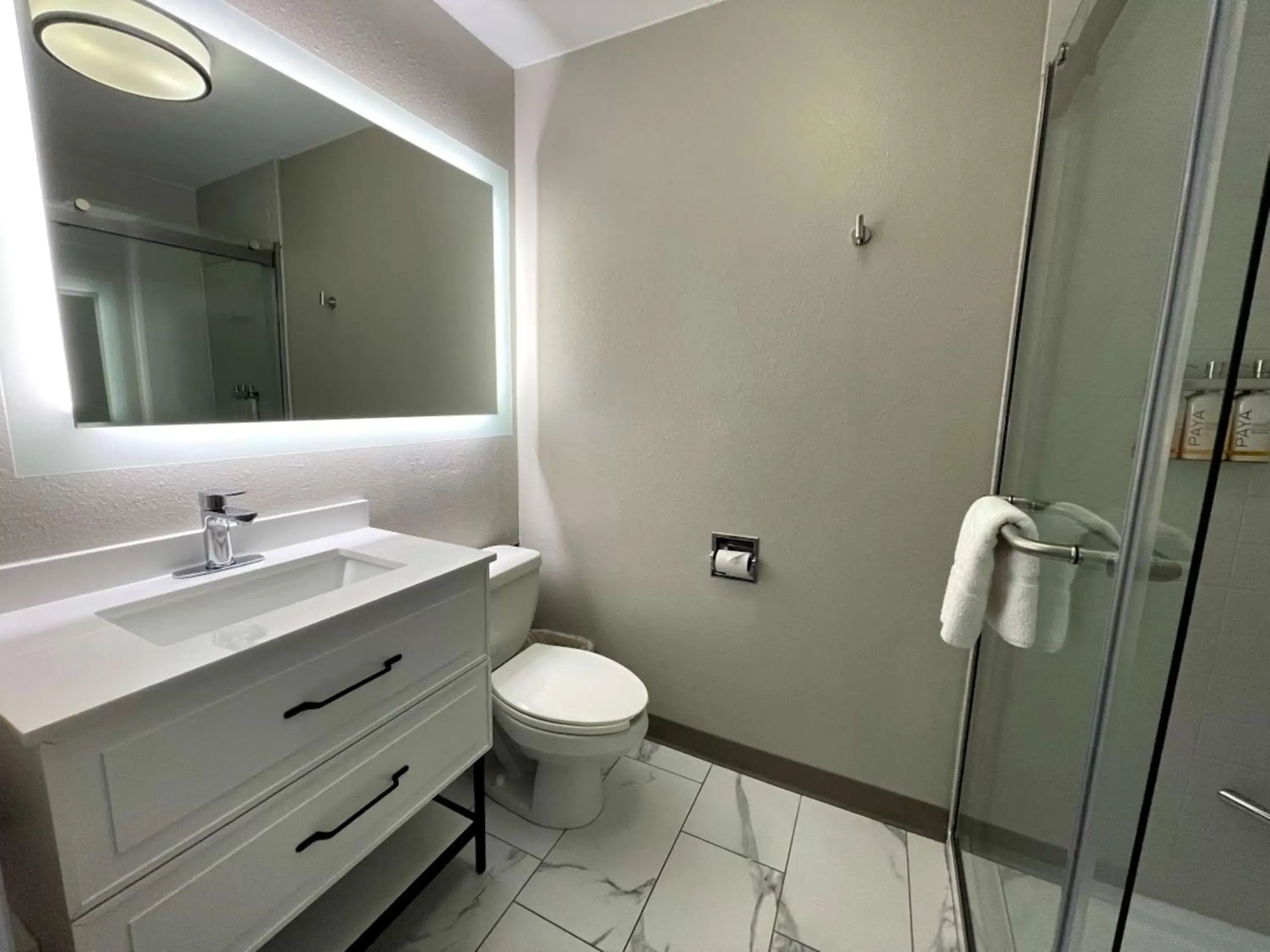 Queen Room with Two Queen Beds - First Floor/Non-Smoking in The Hub Middletown Red Bank- Best Western Signature Collection Queen Room with Two Queen Beds - First Floor/Non-Smoking in The Hub Middletown Red Bank- Best Western Signature Collection