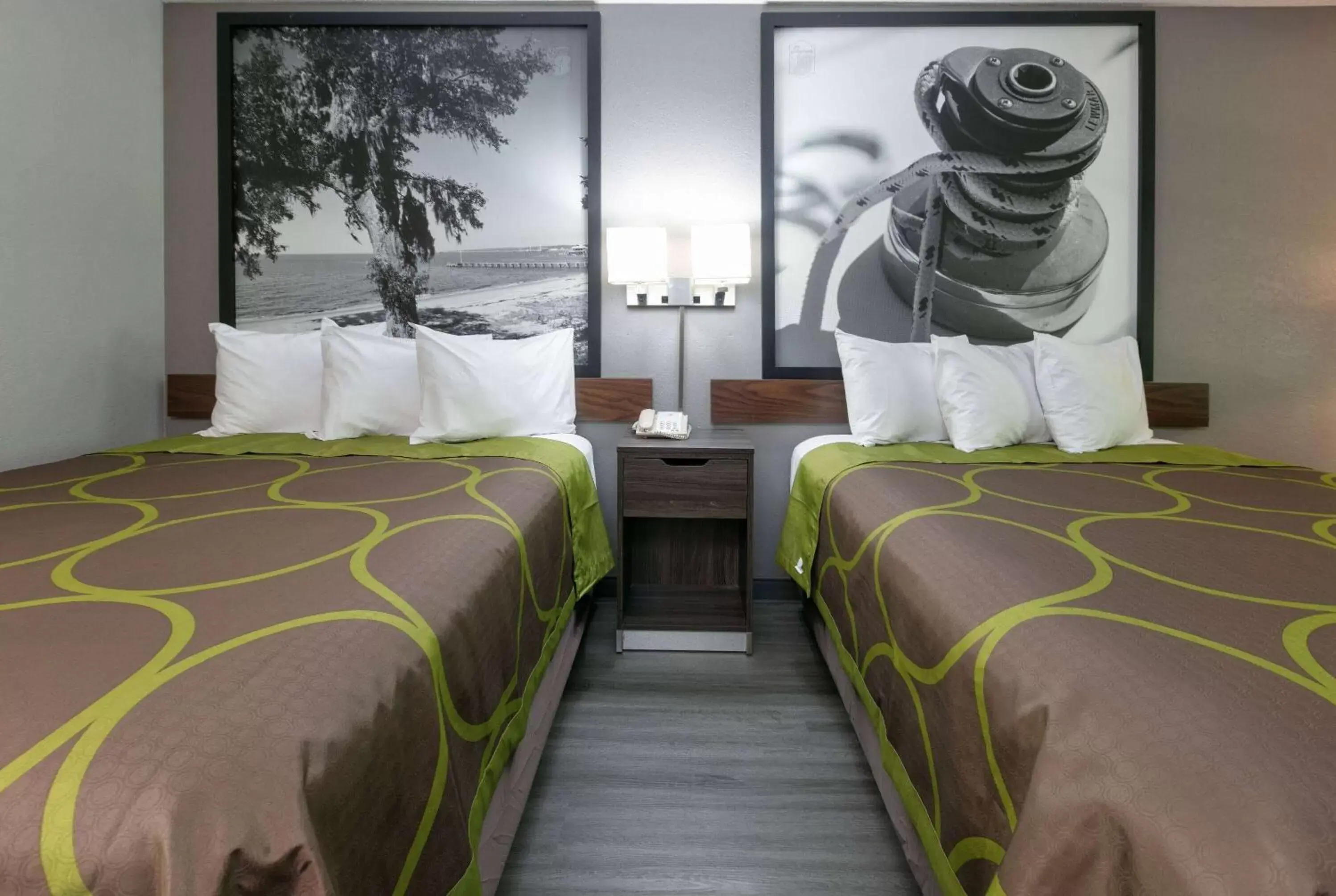 Queen Room with Two Queen Beds - Non-Smoking in Super 8 by Wyndham Diberville Biloxi Area Queen Room with Two Queen Beds - Non-Smoking in Super 8 by Wyndham Diberville Biloxi Area