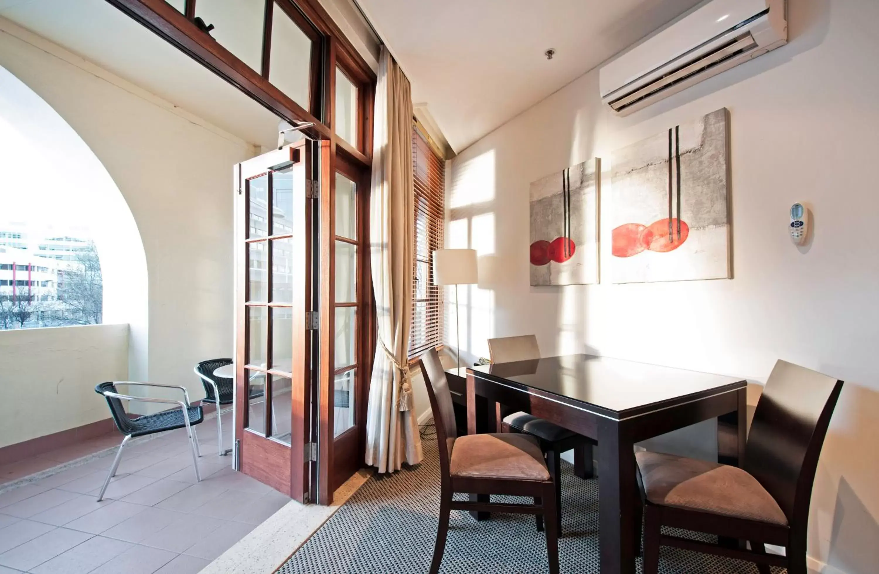 Executive One-Bedroom Apartment with Balcony in Quest Canberra Executive One-Bedroom Apartment with Balcony in Quest Canberra