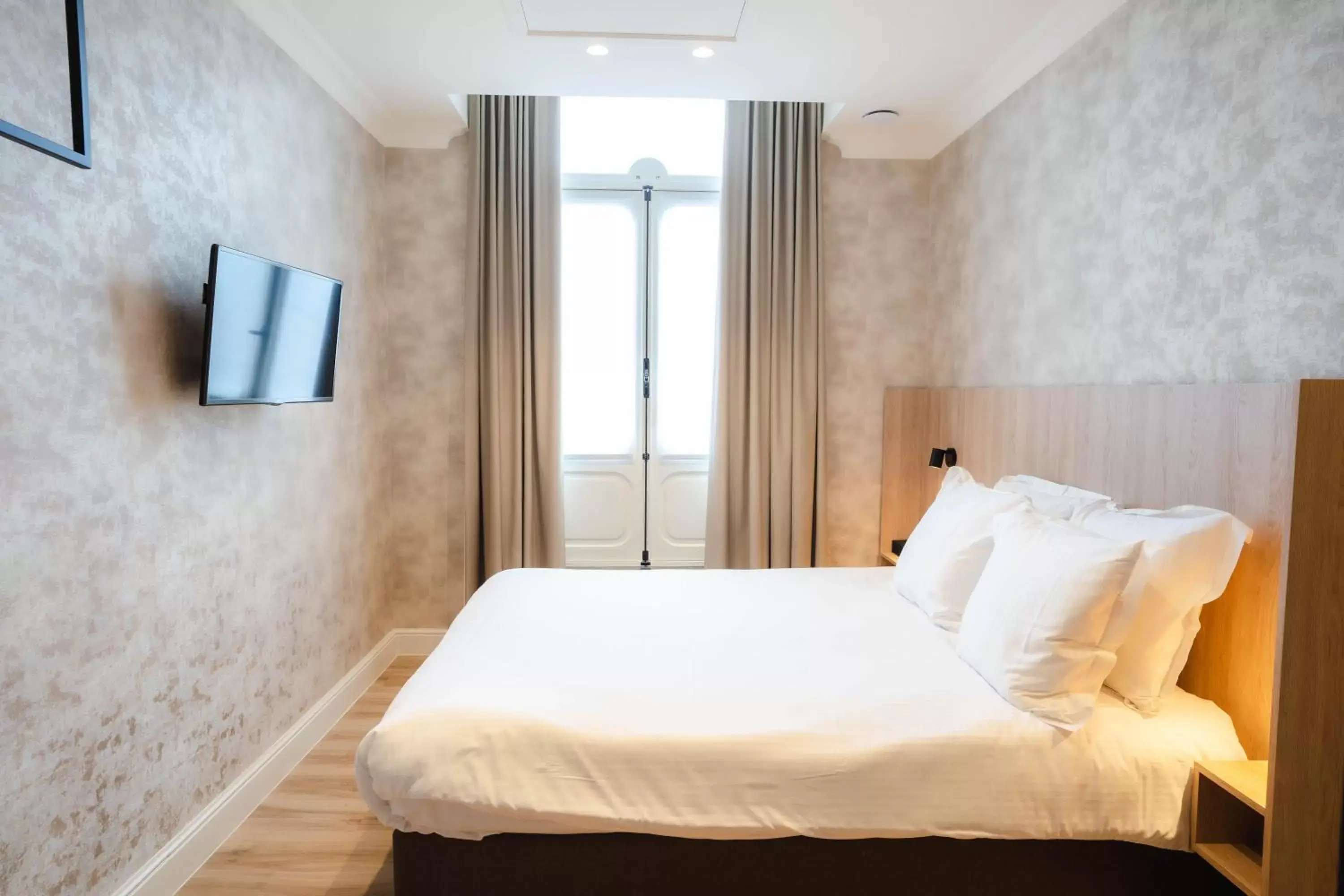 Standard Double Room in Golden Tree Hotel Standard Double Room in Golden Tree Hotel