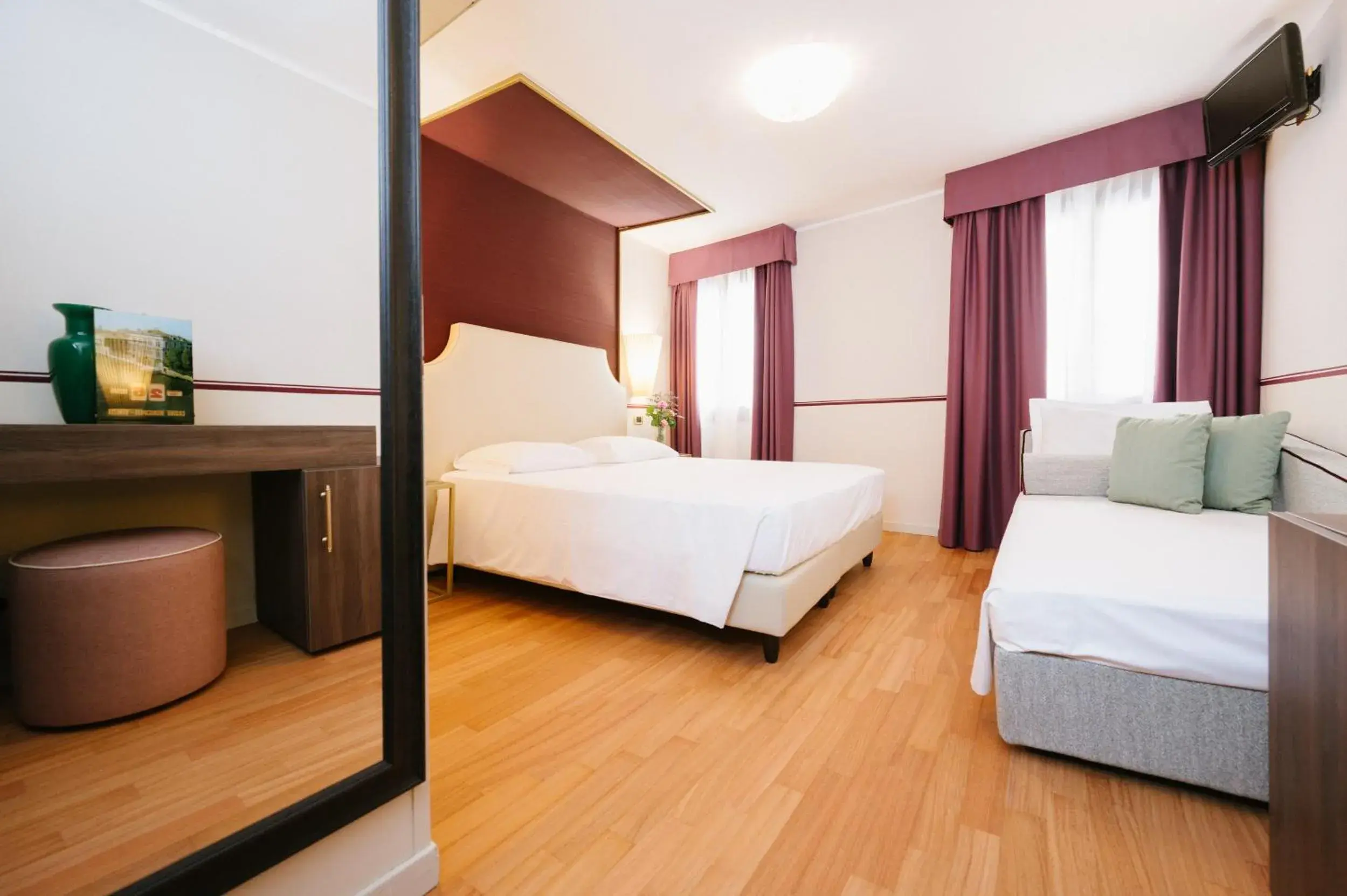 Standard Triple Room in Hotel Do Pozzi Standard Triple Room in Hotel Do Pozzi