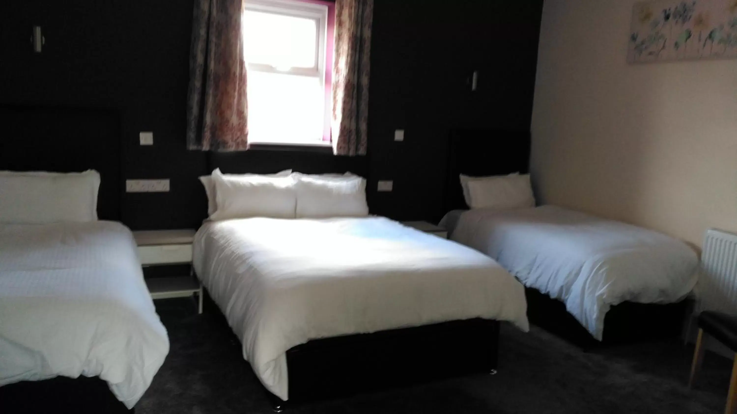 Family Room with Shower - single occupancy in The Premier Lodge Family Room with Shower - single occupancy in The Premier Lodge