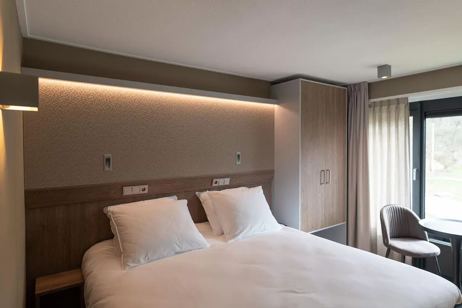 Standard King Room - single occupancy in Hotel de Werelt Standard King Room - single occupancy in Hotel de Werelt