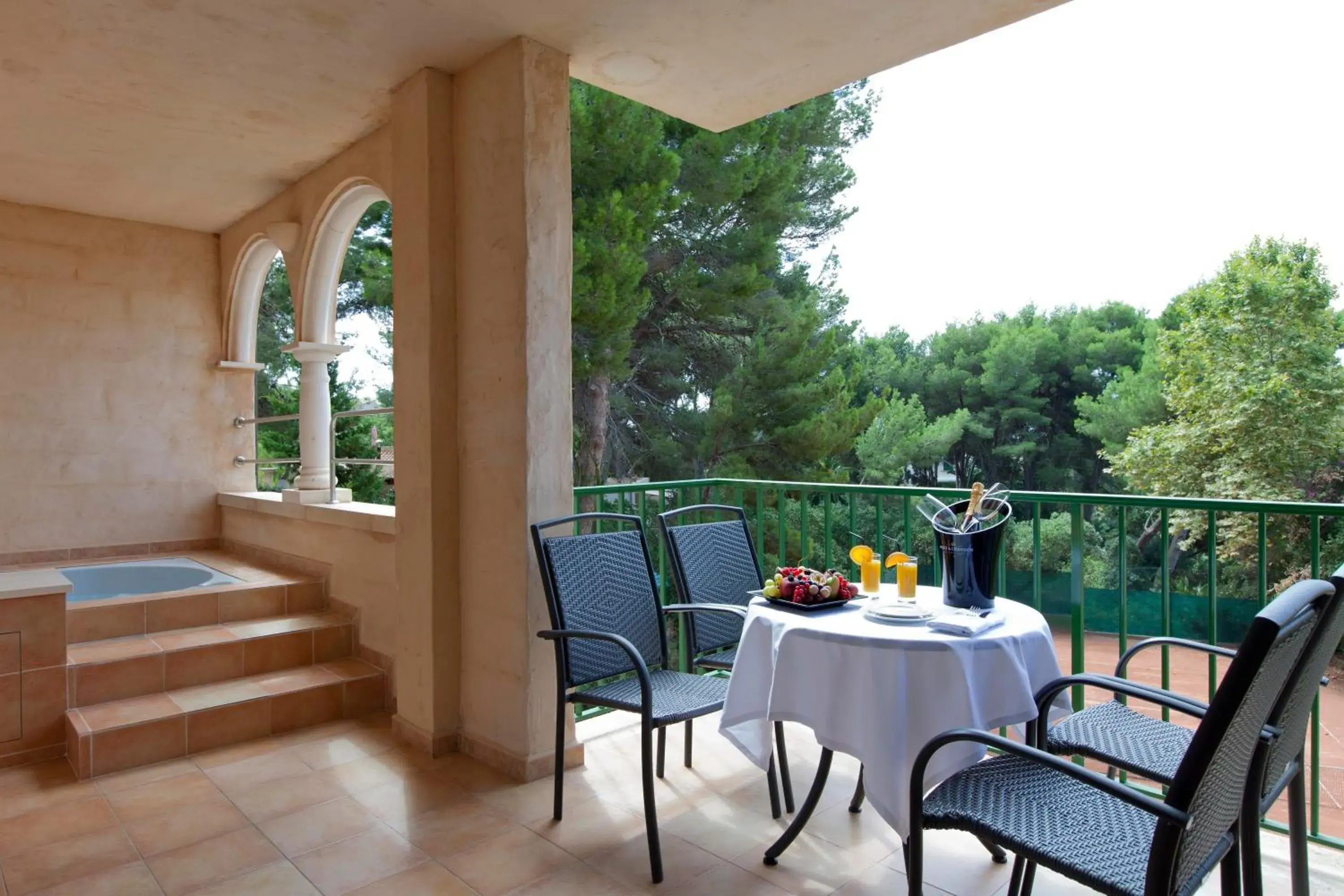 Family Suite in Lago Garden Apart-Suites & Spa Hotel Family Suite in Lago Garden Apart-Suites & Spa Hotel