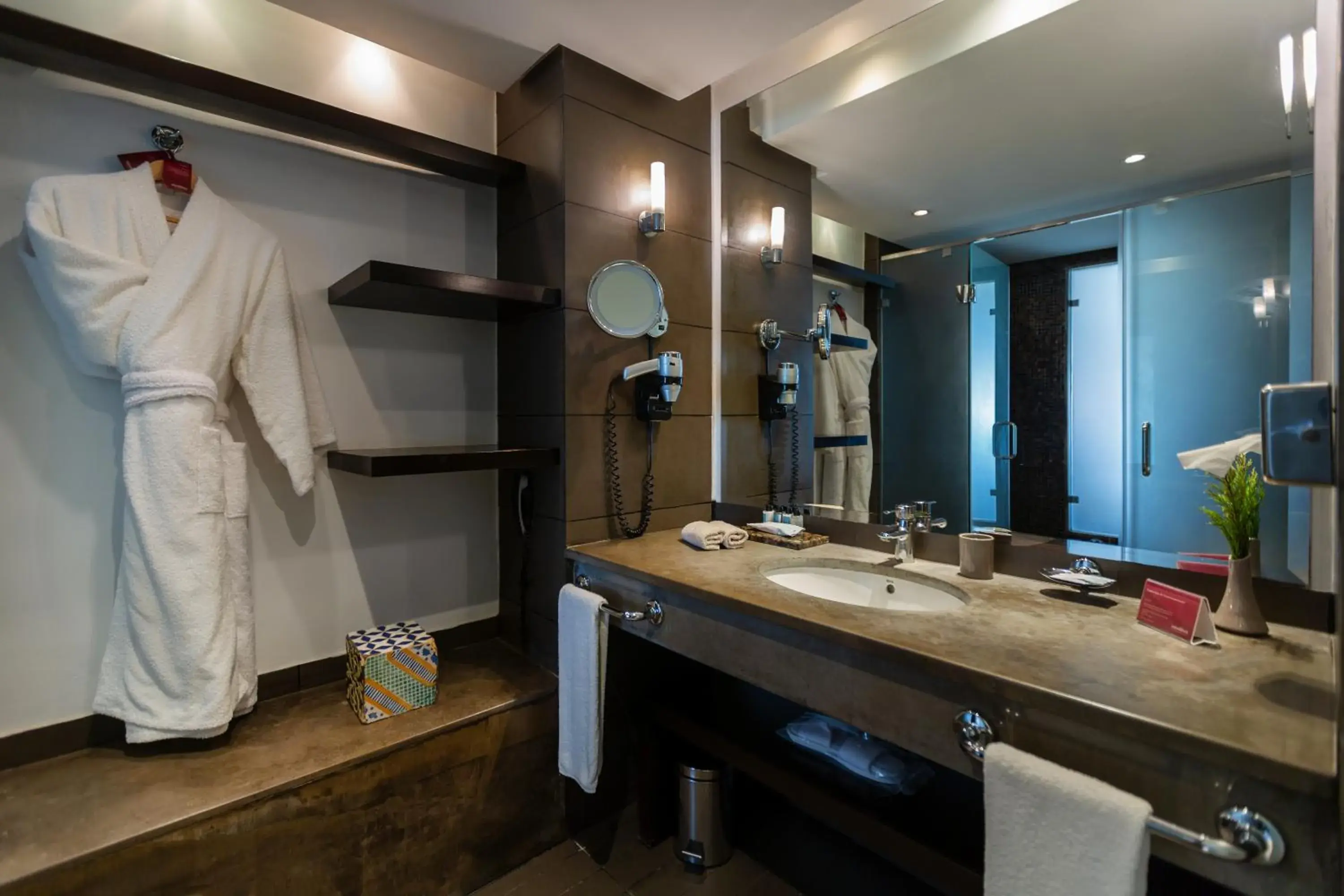 Deluxe King Room with Sea and Pool View in Mövenpick Hotel Gammarth Tunis Deluxe King Room with Sea and Pool View in Mövenpick Hotel Gammarth Tunis