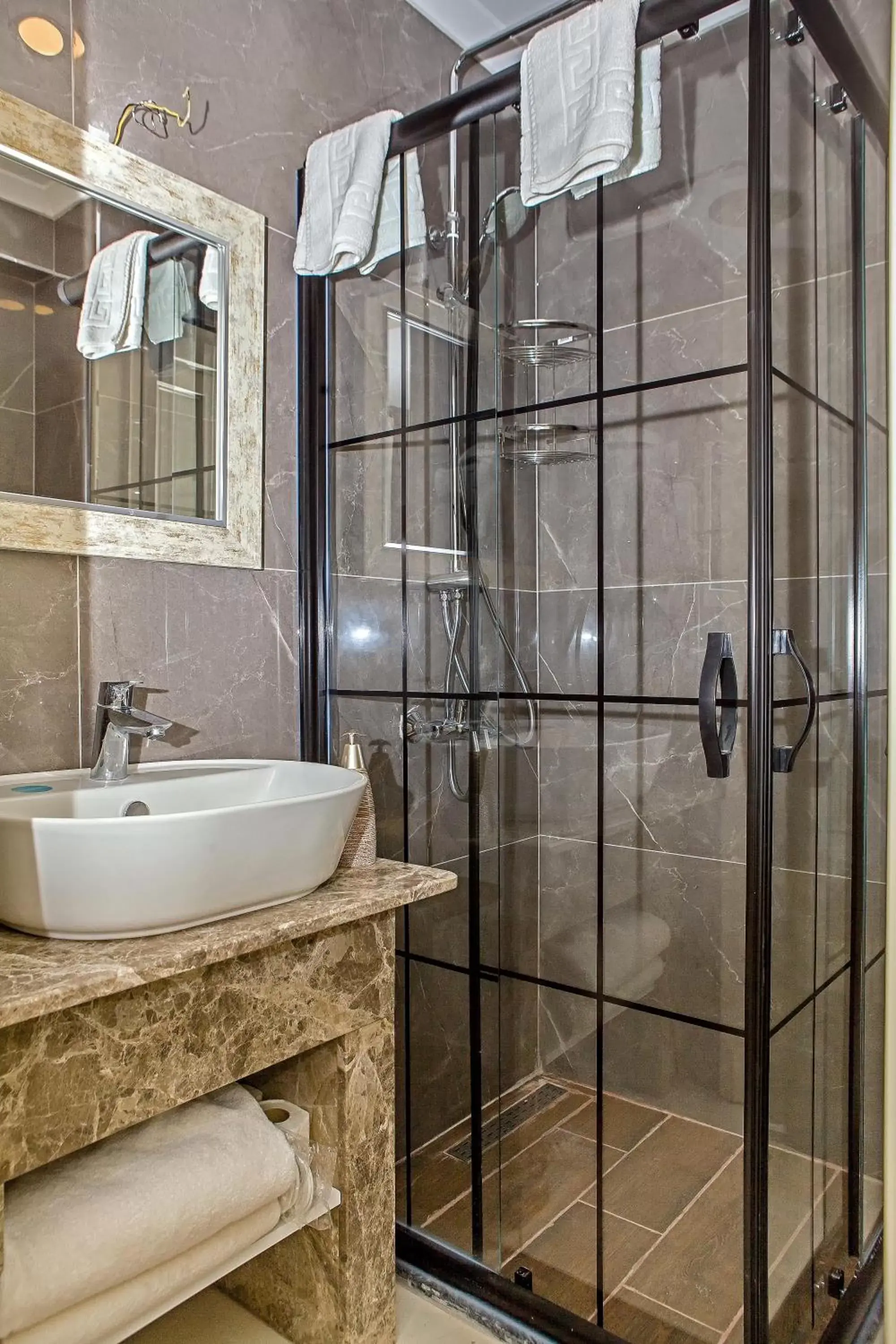 Deluxe Double Room with Sea View in THE LEA HOTELS & SUITE Deluxe Double Room with Sea View in THE LEA HOTELS & SUITE