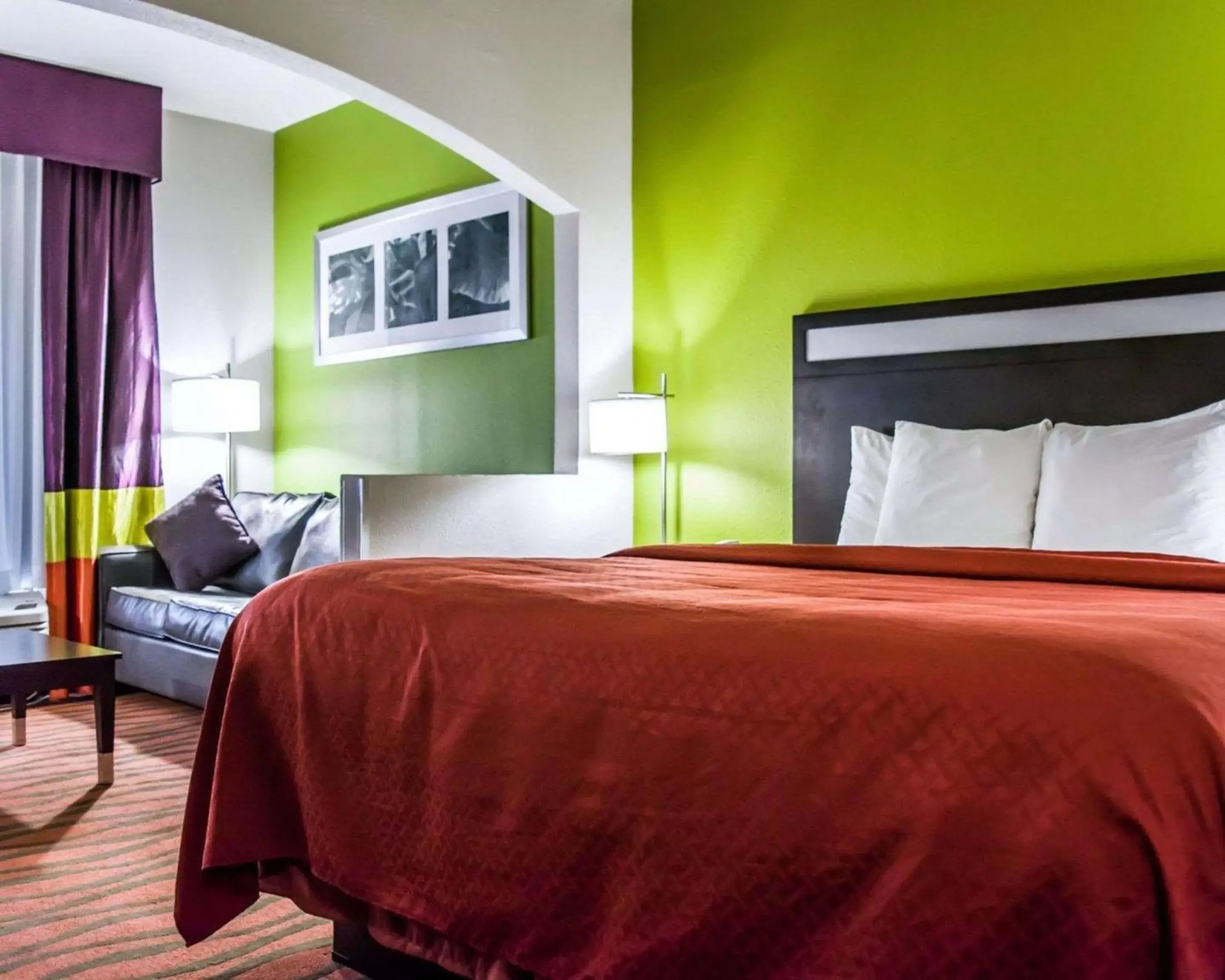 King Bed Suite - Non-Smoking in Quality Suites Fort Myers Airport I-75 King Bed Suite - Non-Smoking in Quality Suites Fort Myers Airport I-75