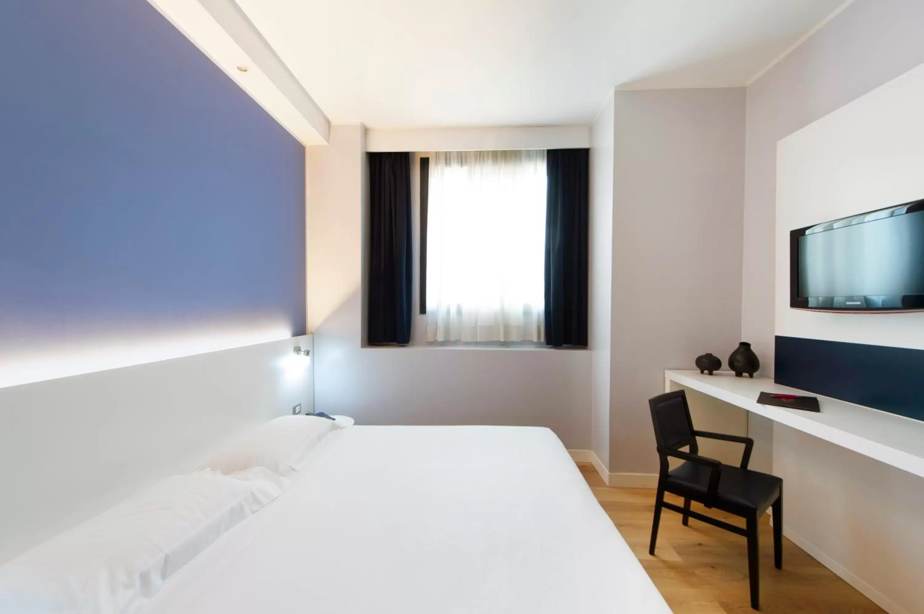 Economy Double Room - single occupancy in Neo Hotel Economy Double Room - single occupancy in Neo Hotel