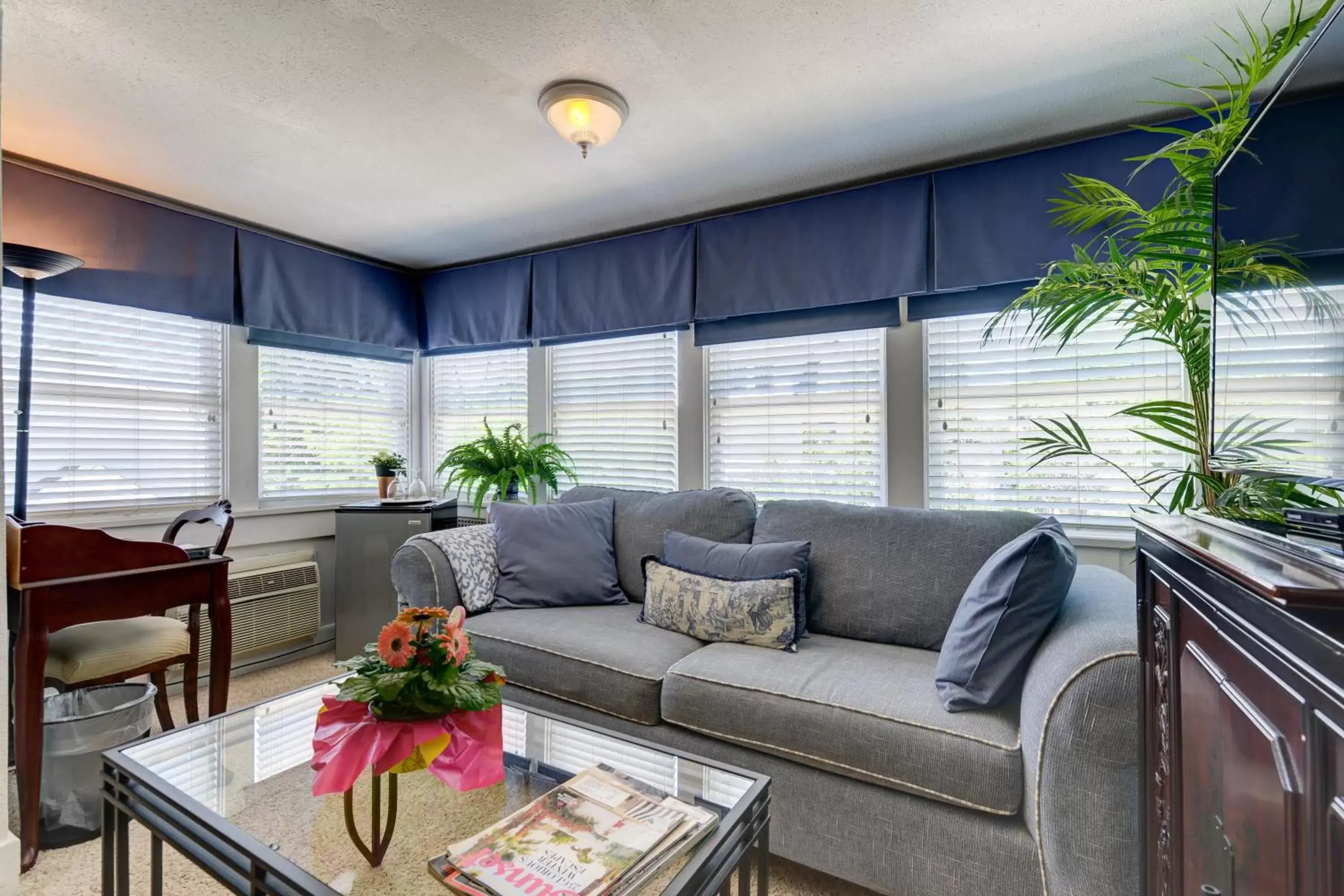 Deluxe Suite with Spa Bath in The St. Mary's Inn, Bed and Breakfast Deluxe Suite with Spa Bath in The St. Mary's Inn, Bed and Breakfast