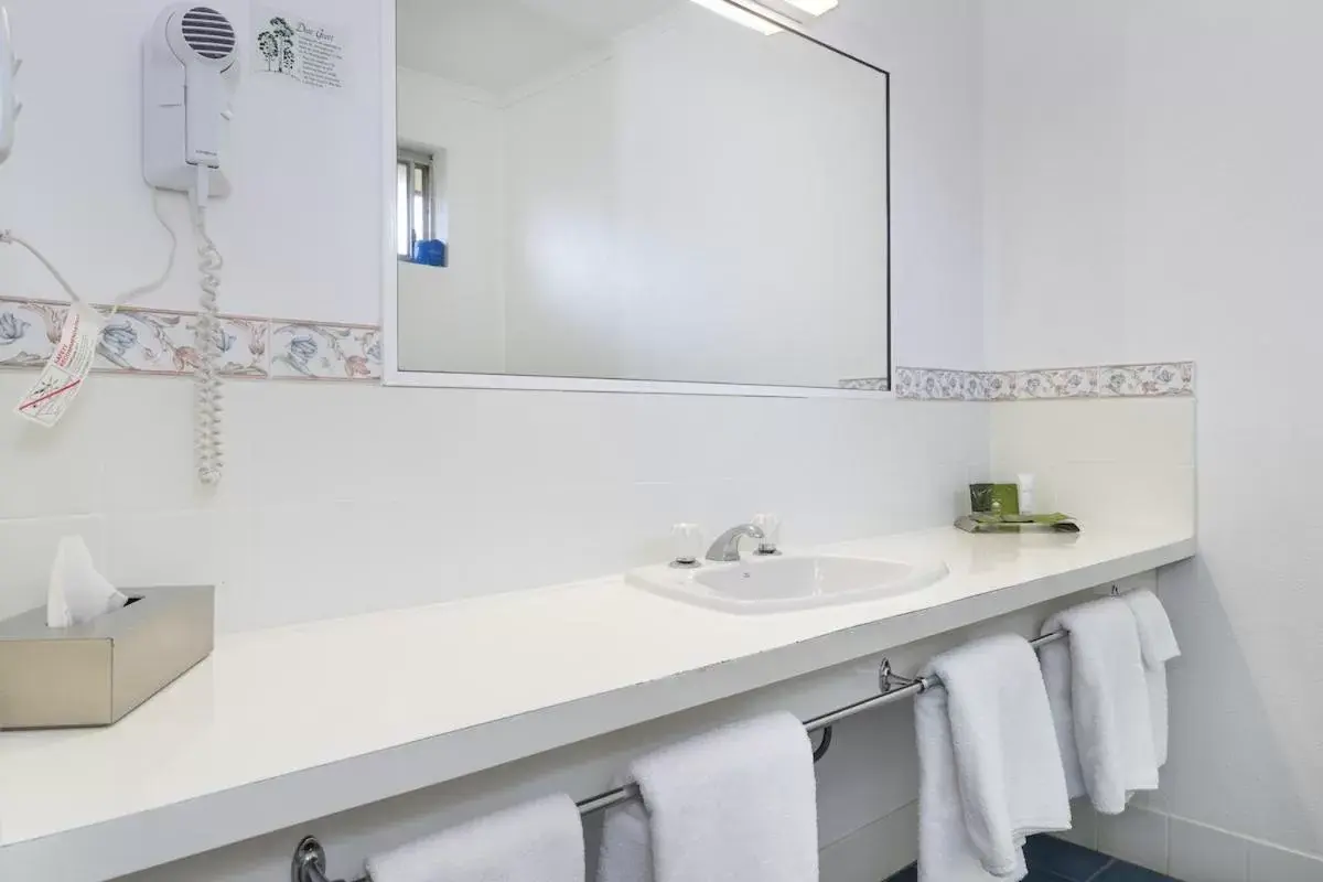 King Suite in Stagecoach Motel Wodonga King Suite in Stagecoach Motel Wodonga