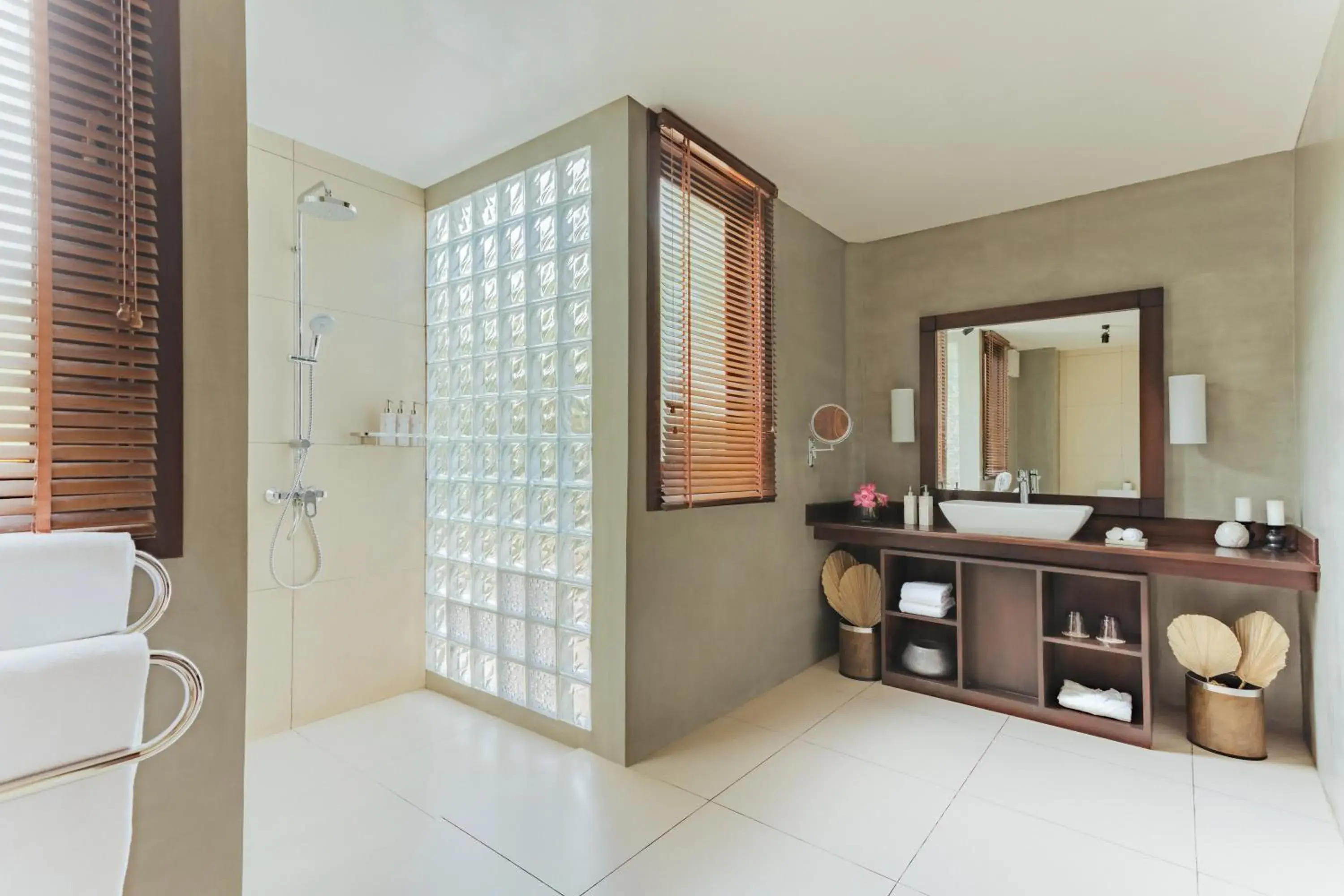 Lagoon Chalet in Uga Jungle Beach - Trincomalee Lagoon Chalet in Uga Jungle Beach - Trincomalee