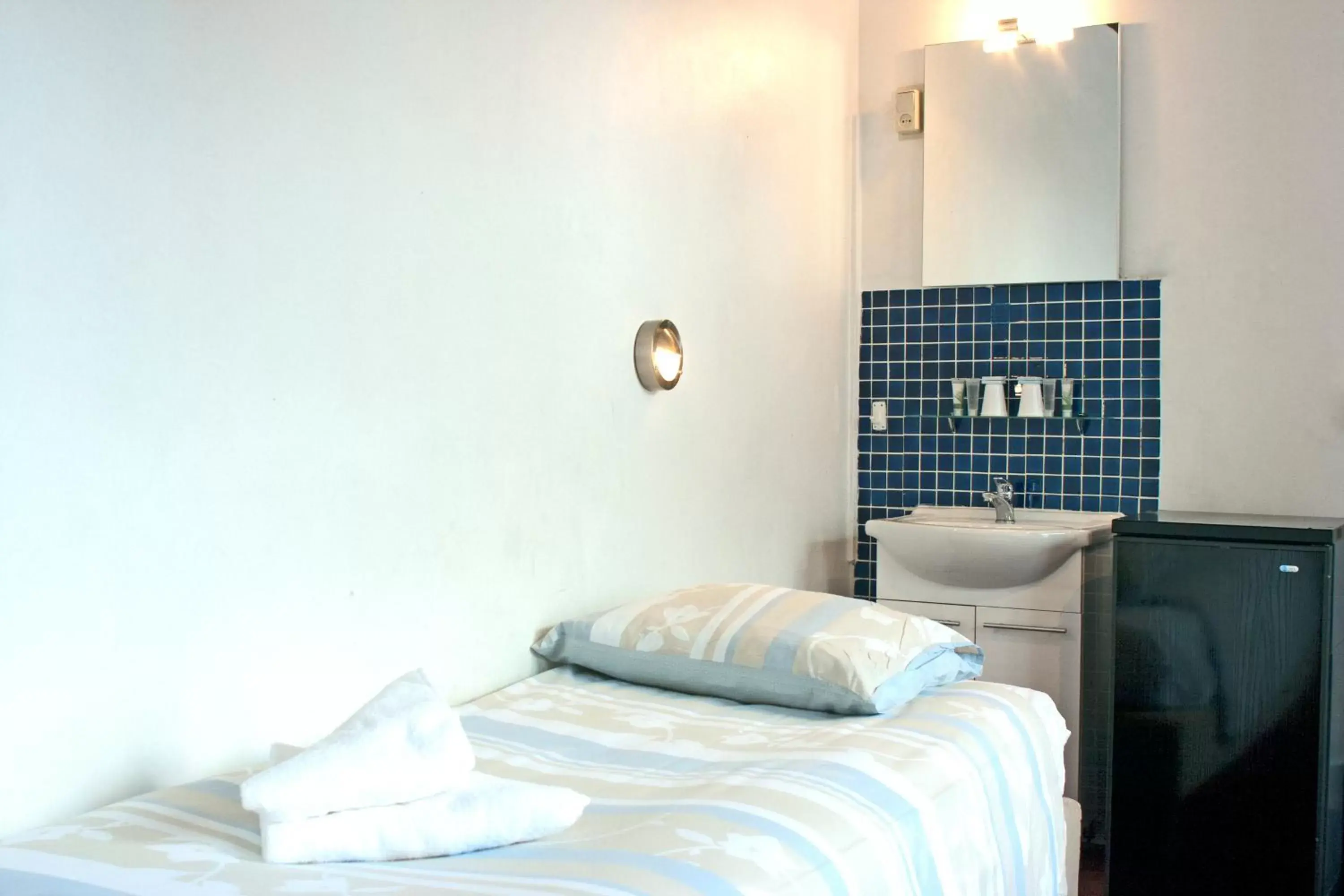 Single Room with Shared Bathroom in Hotel Torenzicht Single Room with Shared Bathroom in Hotel Torenzicht