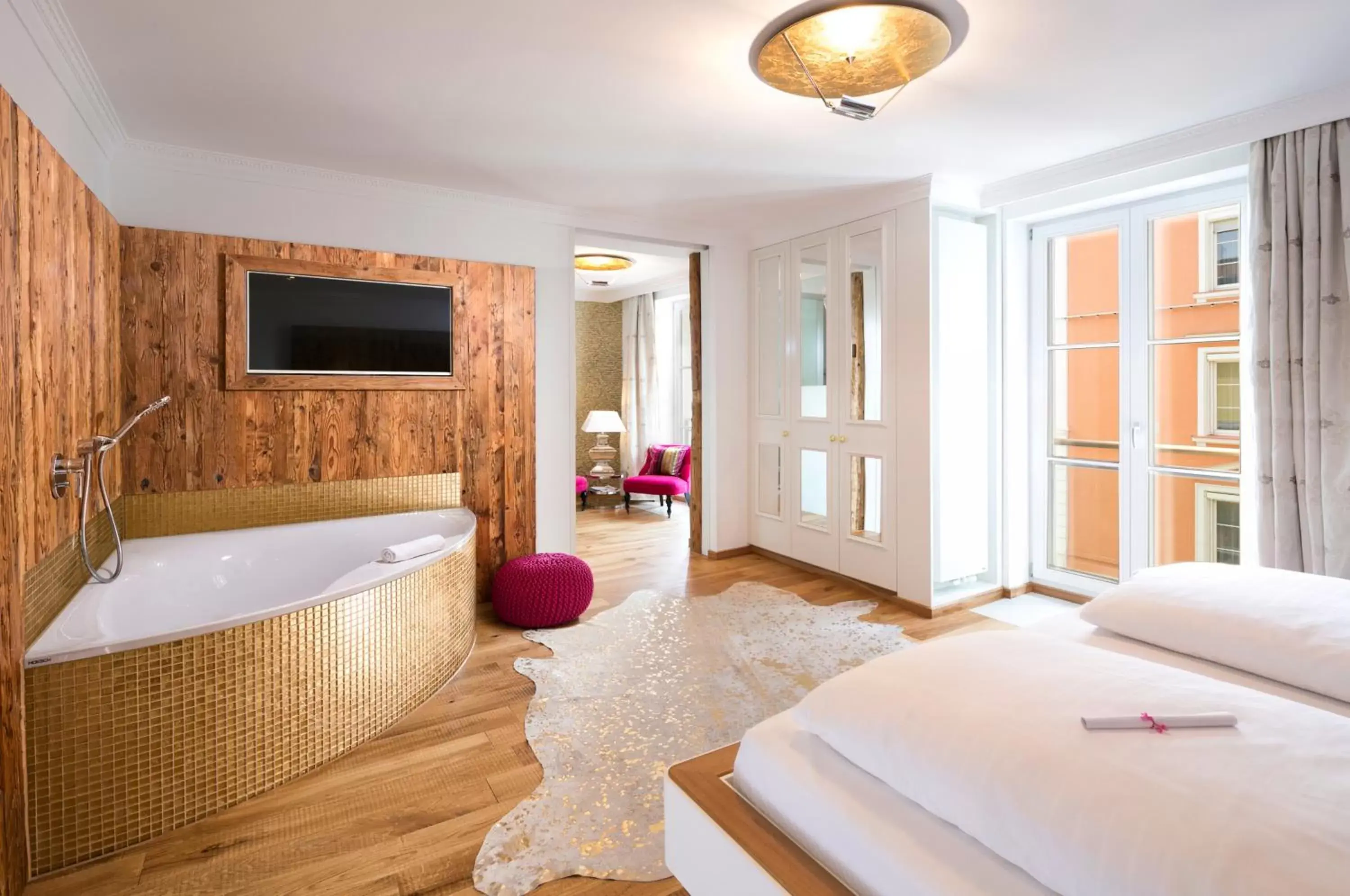 Golden Lobster Junior Suite - single occupancy in YachtHotel Helvetia Spa- und Wellnessdomizil Golden Lobster Junior Suite - single occupancy in YachtHotel Helvetia Spa- und Wellnessdomizil