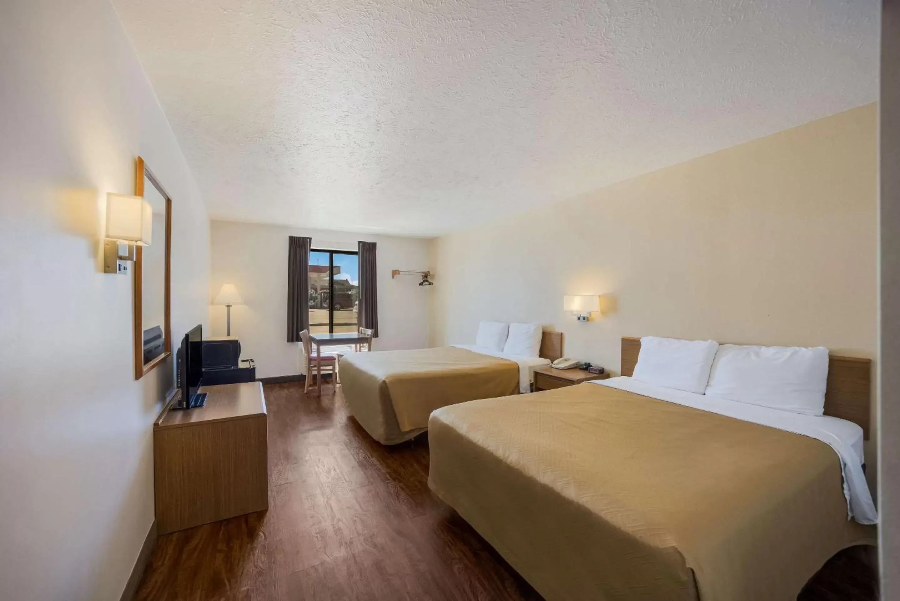 Double Room with Two Double Beds in Studio 6 Limon, CO I 70 Double Room with Two Double Beds in Studio 6 Limon, CO I 70