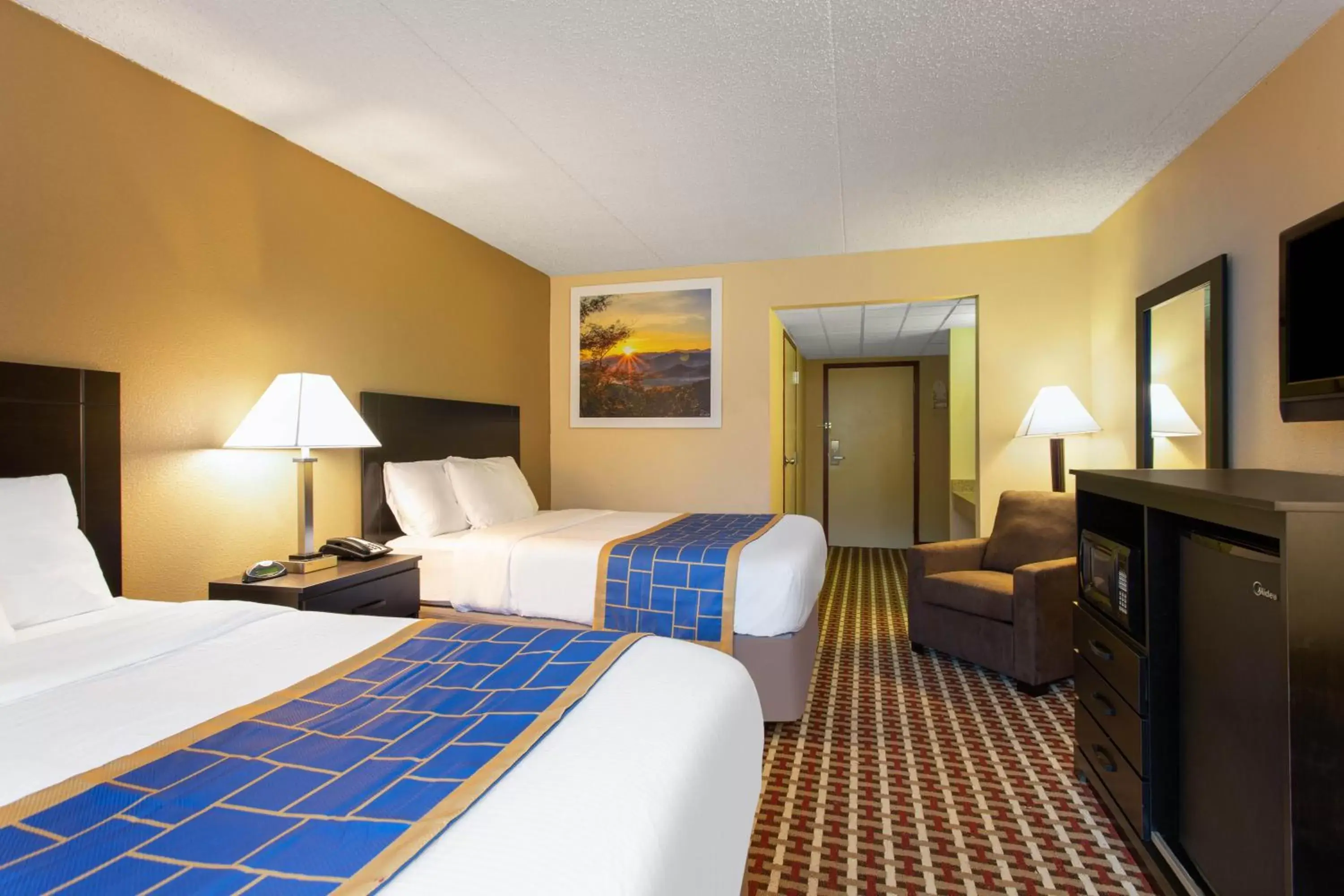 Deluxe Double Room with Two Double Beds - Non-Smoking in Days Inn by Wyndham Hillsborough Deluxe Double Room with Two Double Beds - Non-Smoking in Days Inn by Wyndham Hillsborough