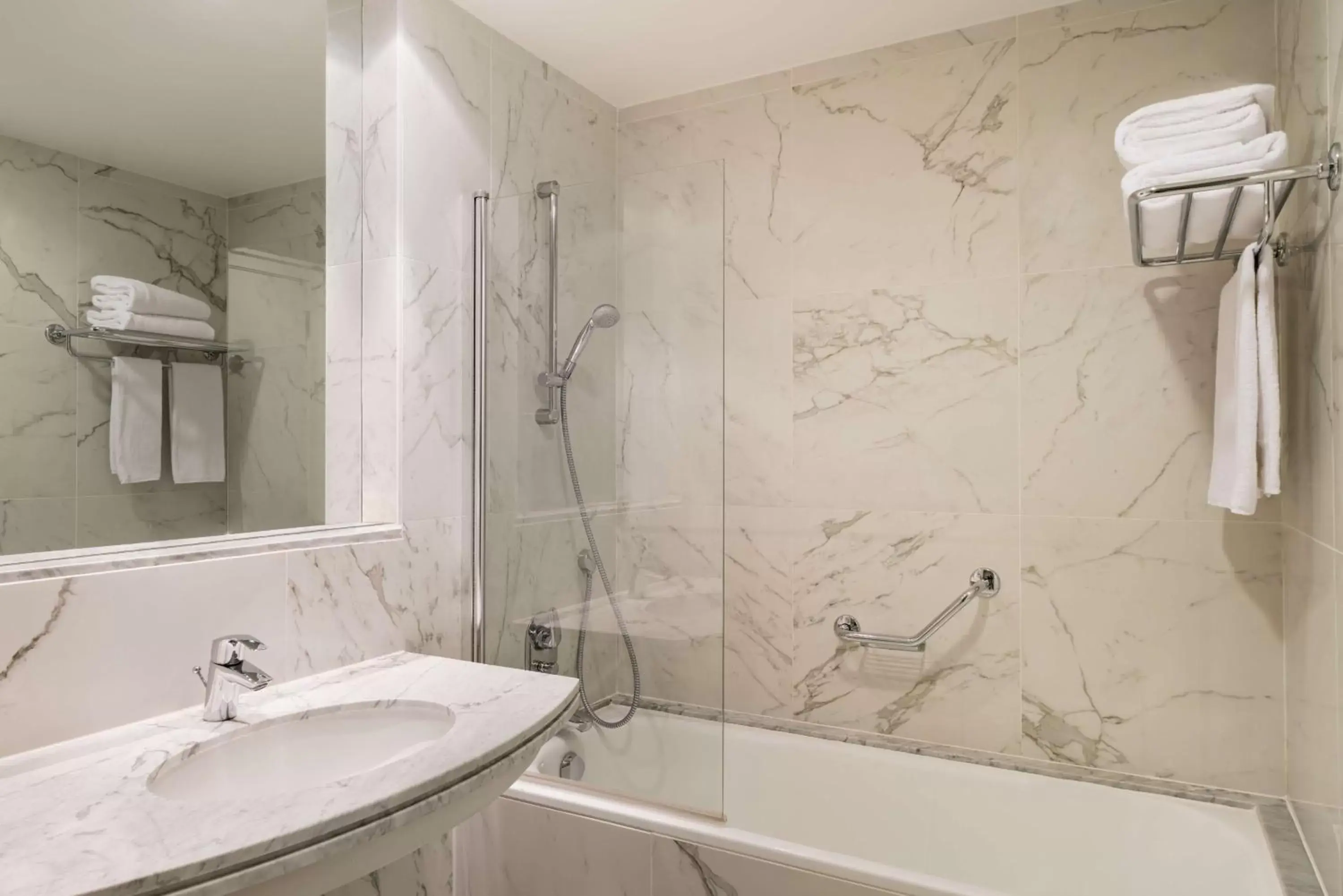 Family Room in Radisson Blu Hotel, Antwerp City Centre Family Room in Radisson Blu Hotel, Antwerp City Centre